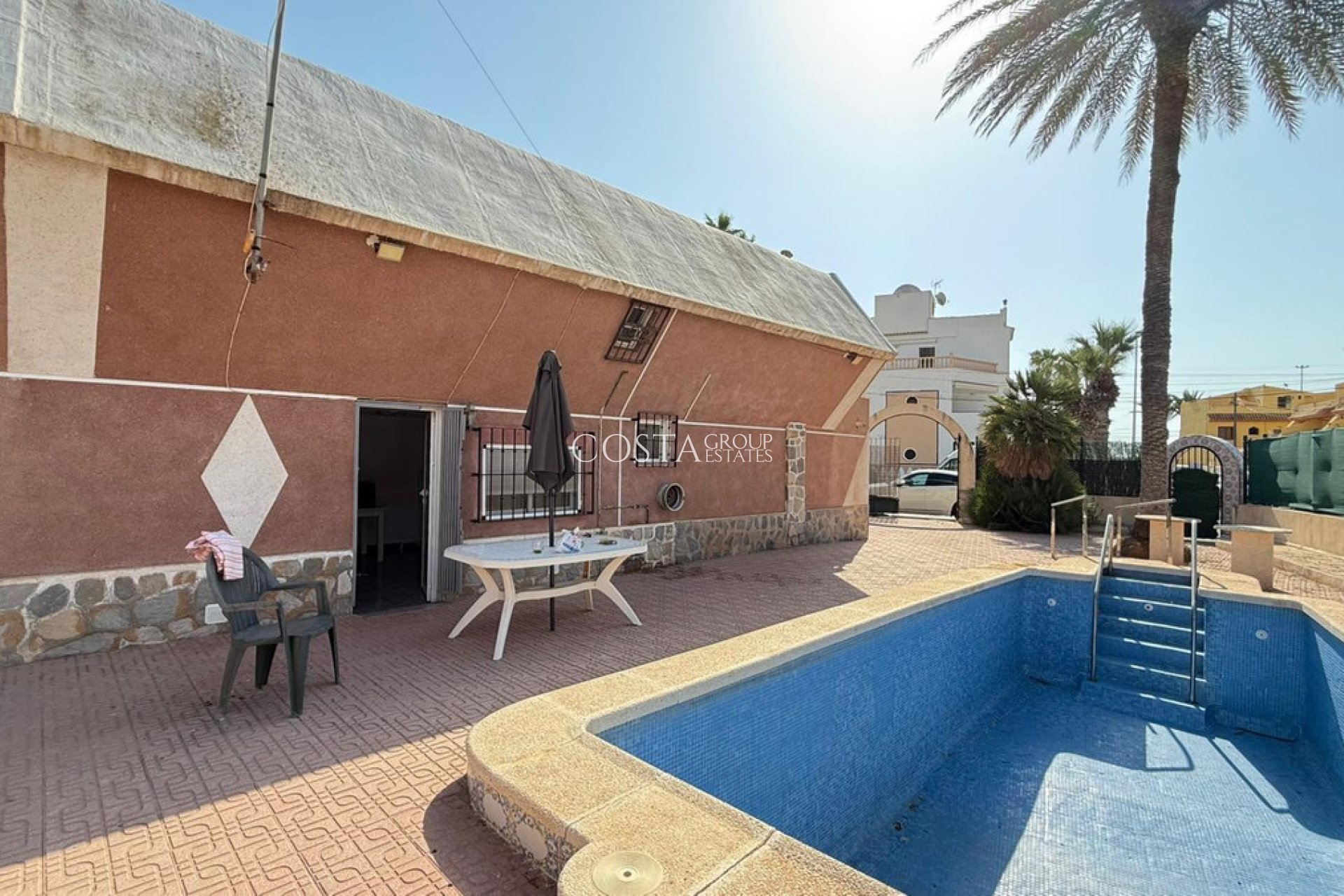 Resale - Villa -
Torrevieja