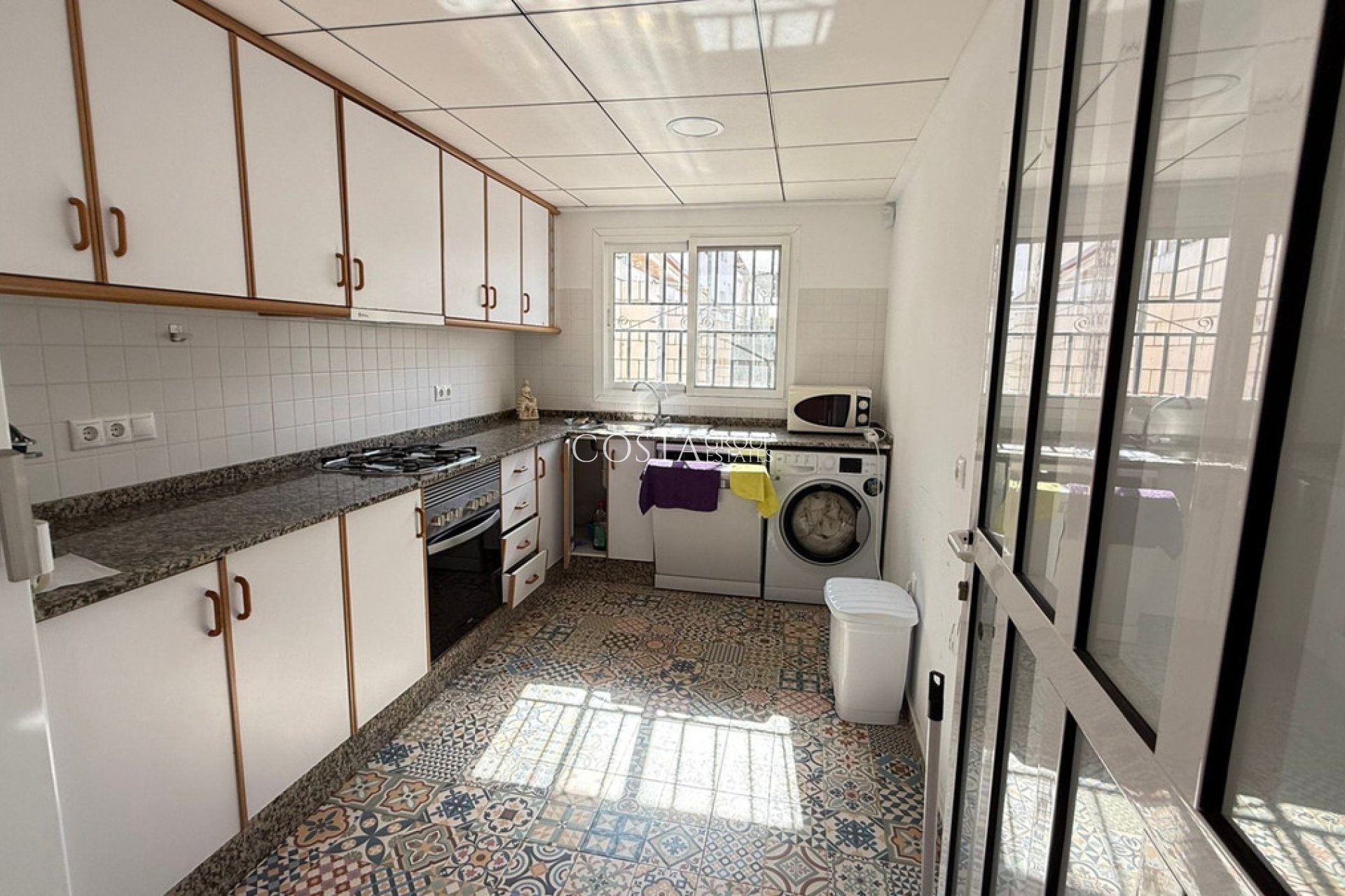 Resale - Villa -
Torrevieja