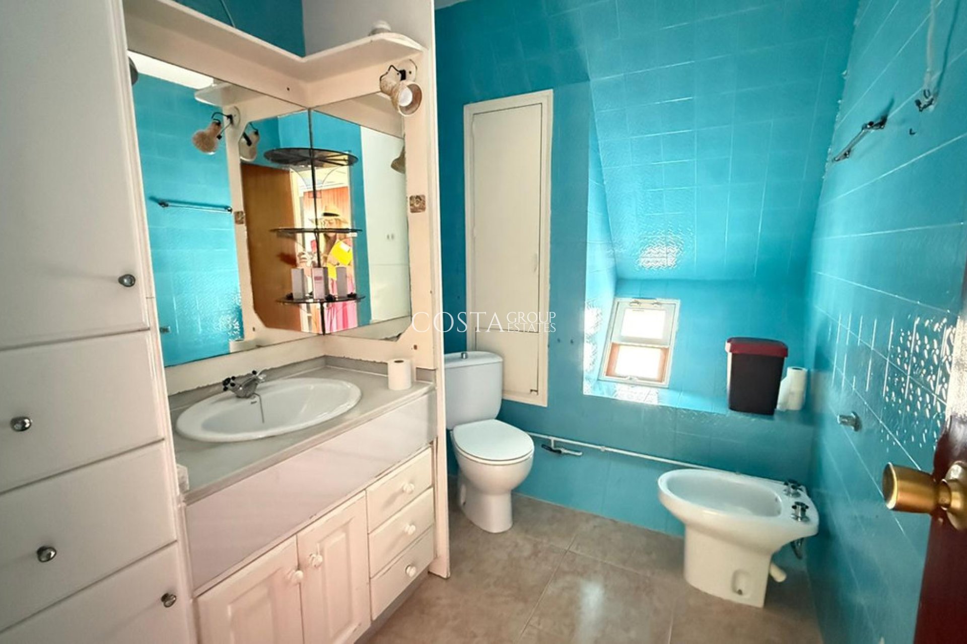 Resale - Villa -
Torrevieja