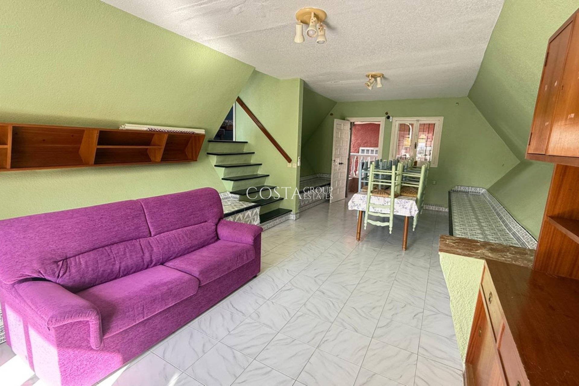 Resale - Villa -
Torrevieja