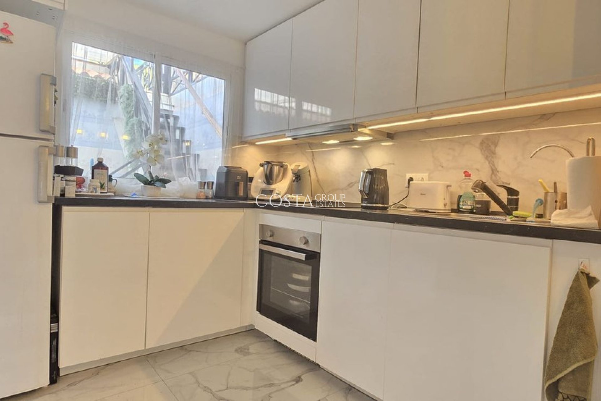 Resale - Villa -
Torrevieja