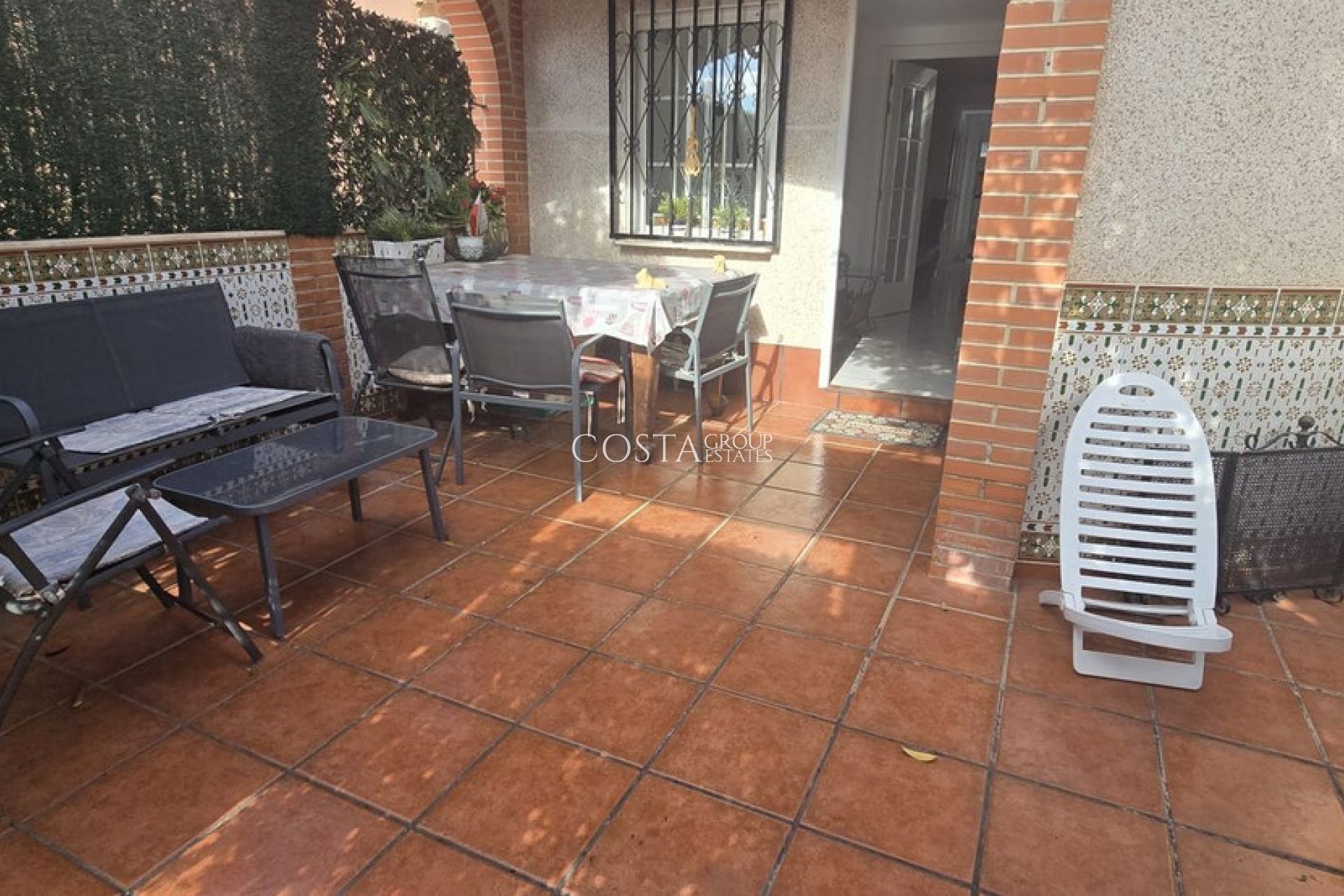 Resale - Villa -
Torrevieja