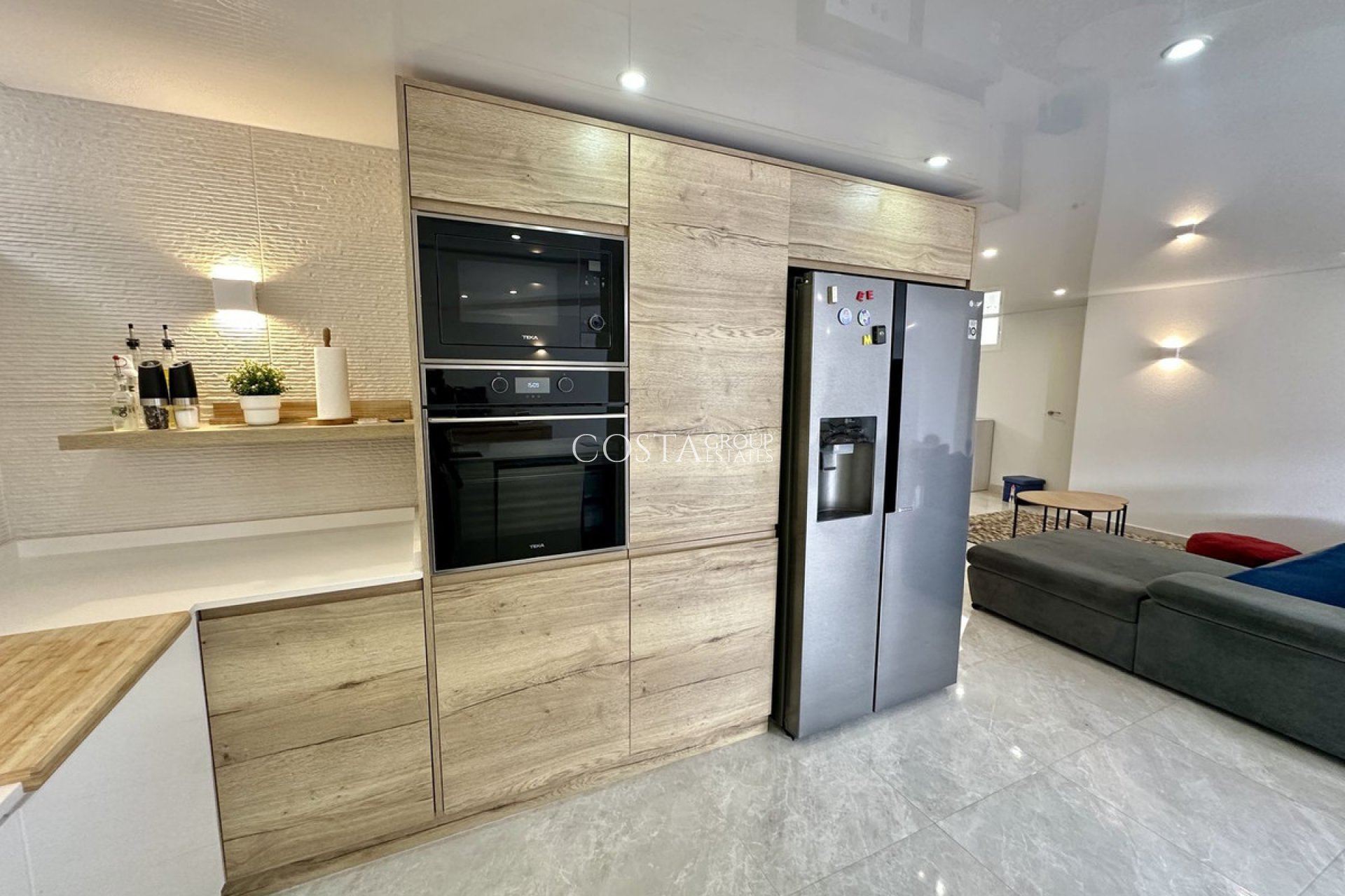 Resale - Villa -
Torrevieja