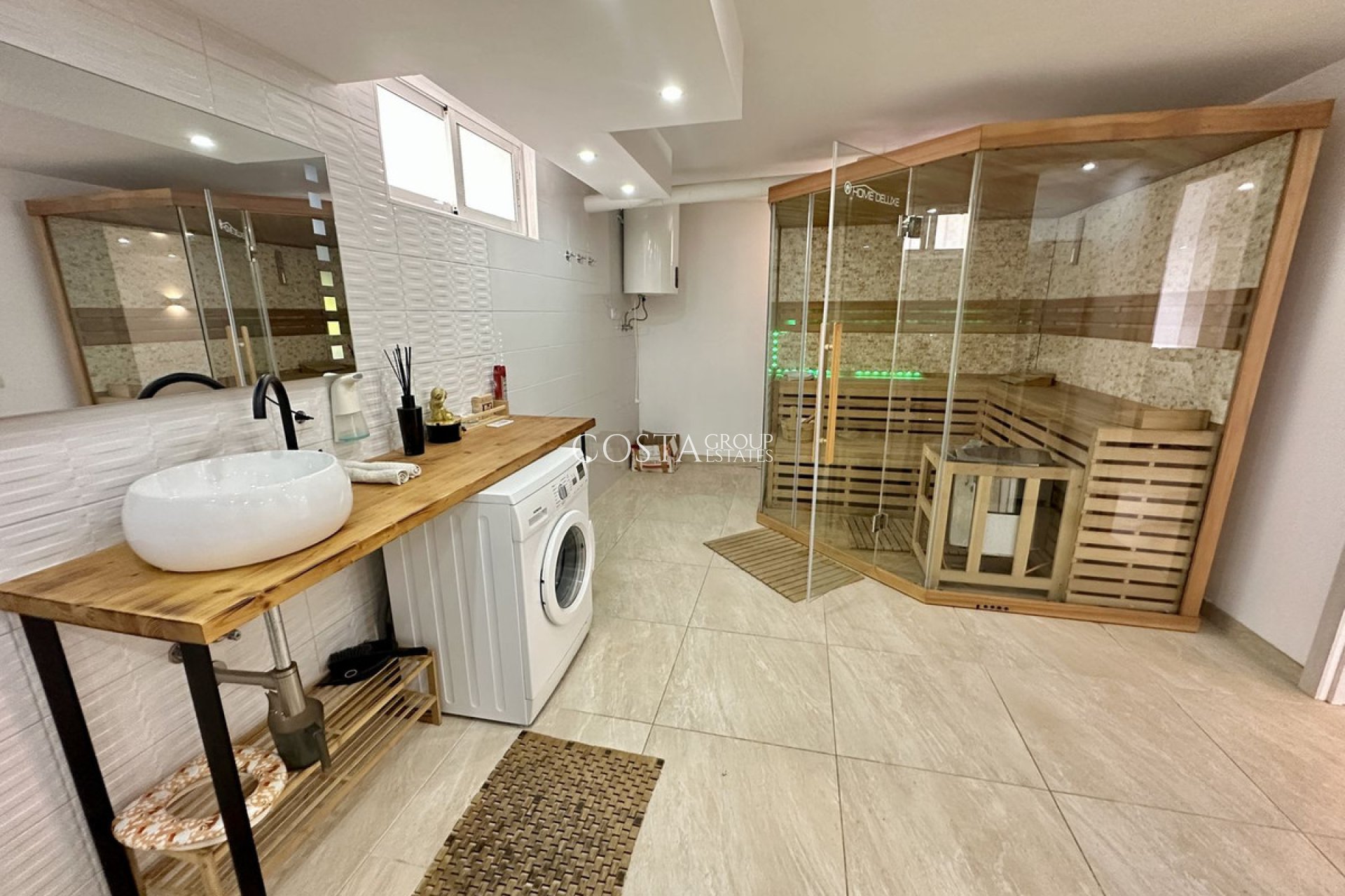 Resale - Villa -
Torrevieja