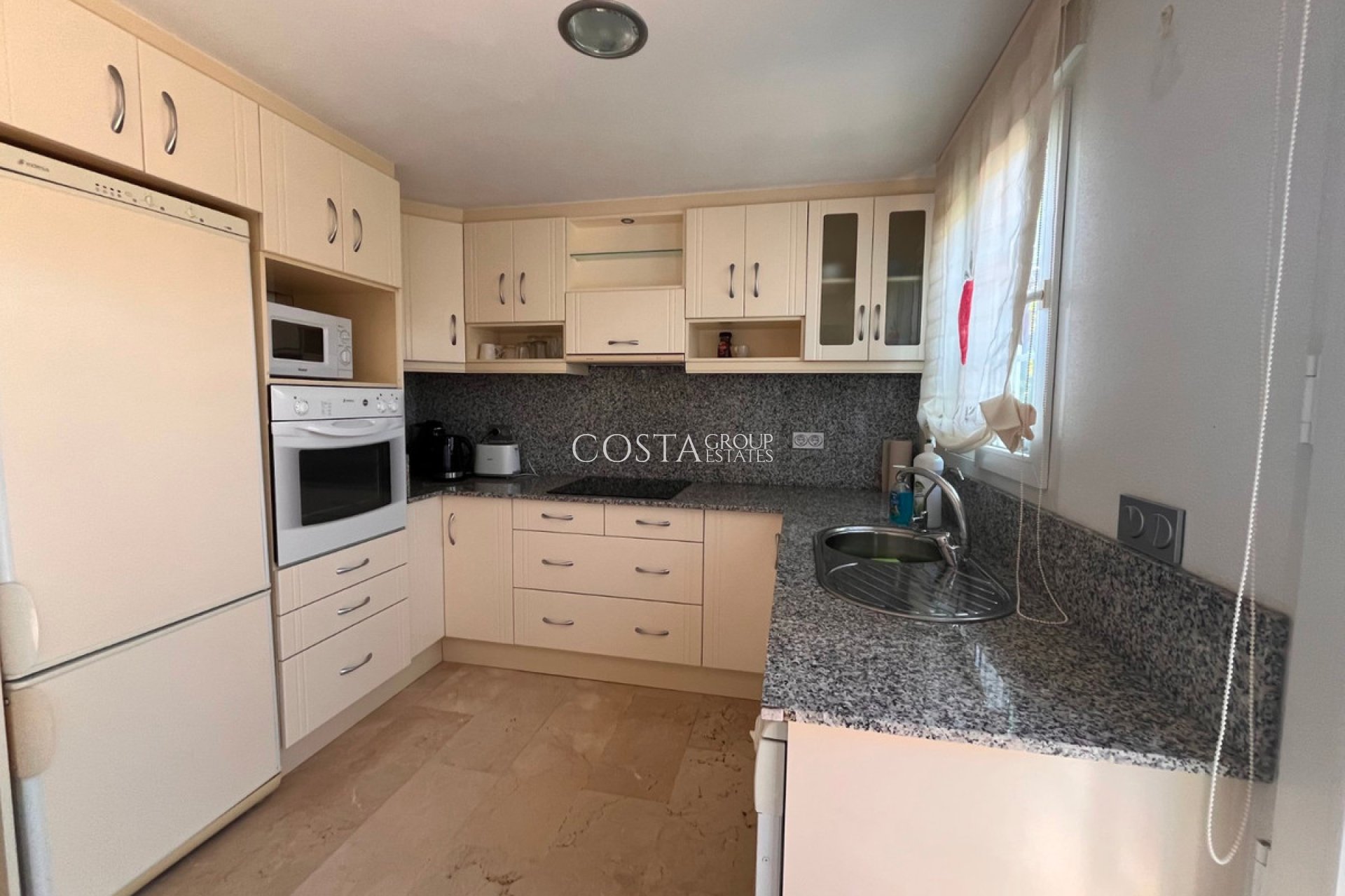 Resale - Villa -
Urbanización El Raso