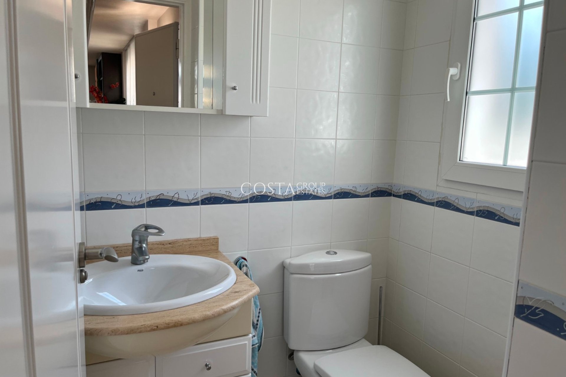 Resale - Villa -
Urbanización El Raso