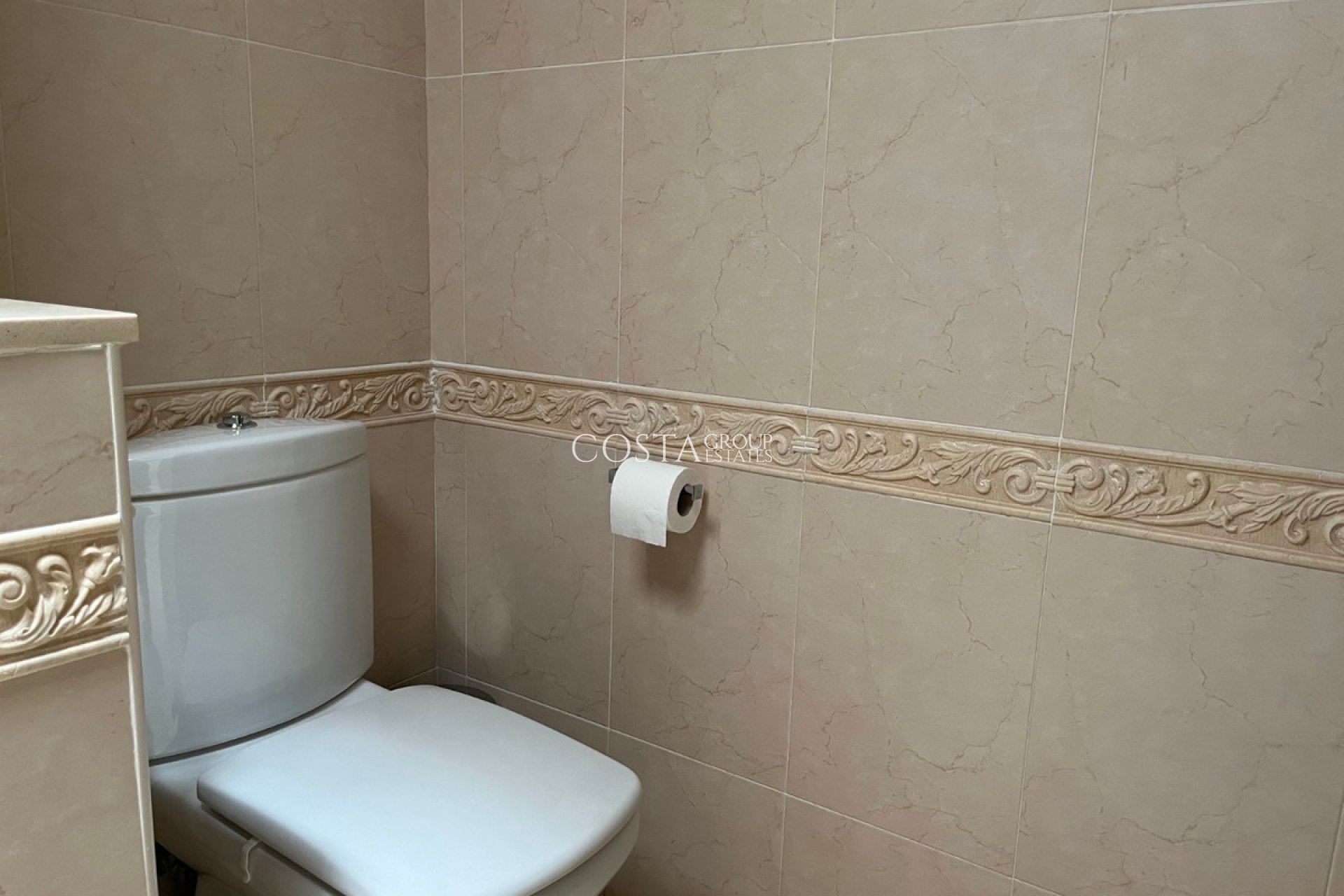 Resale - Villa -
Urbanización El Raso