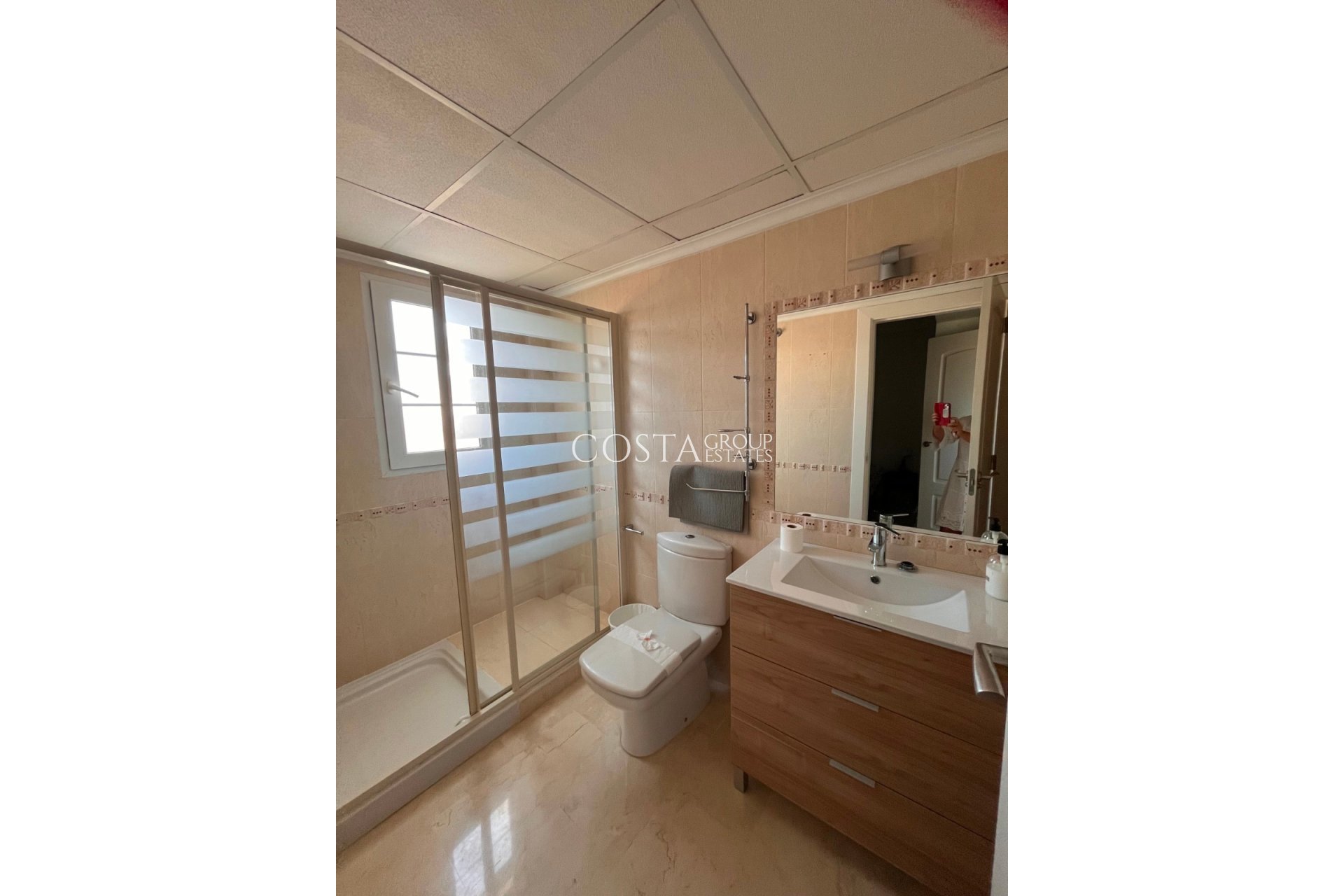 Resale - Villa -
Urbanización El Raso