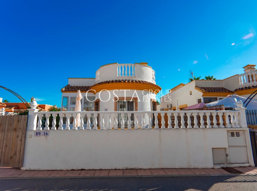 Resale - Villa -
Urbanización El Raso
