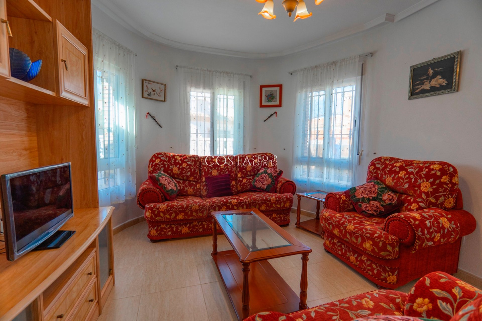 Resale - Villa -
Urbanización El Raso