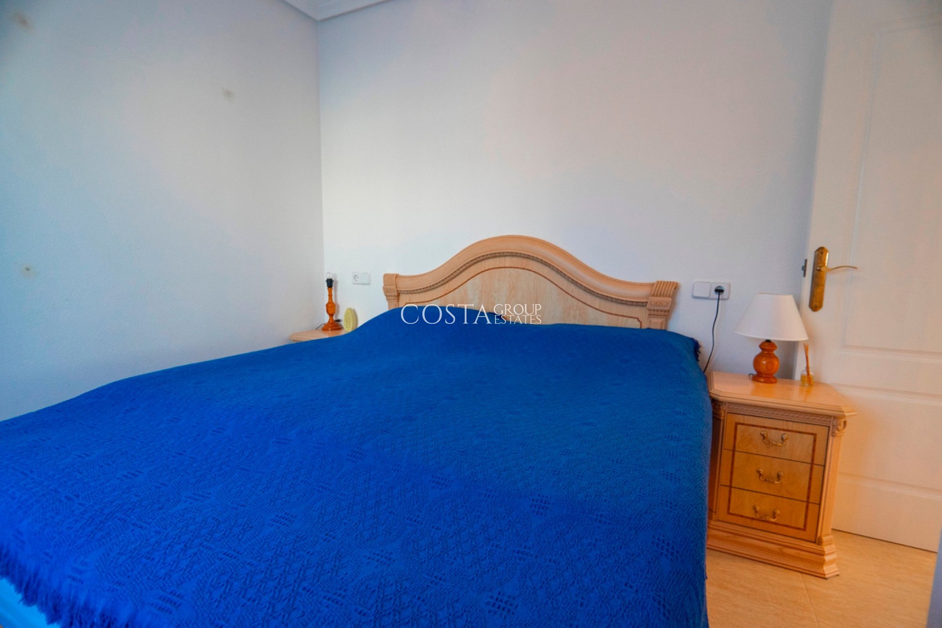 Resale - Villa -
Urbanización El Raso