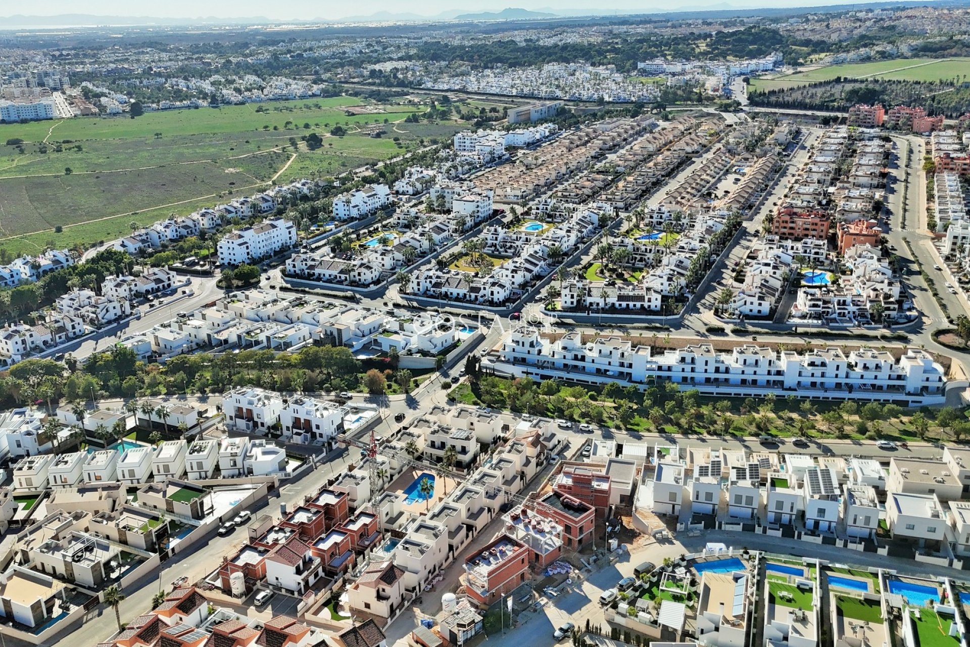 Resale - Villa -
Villamartín - PAU 8