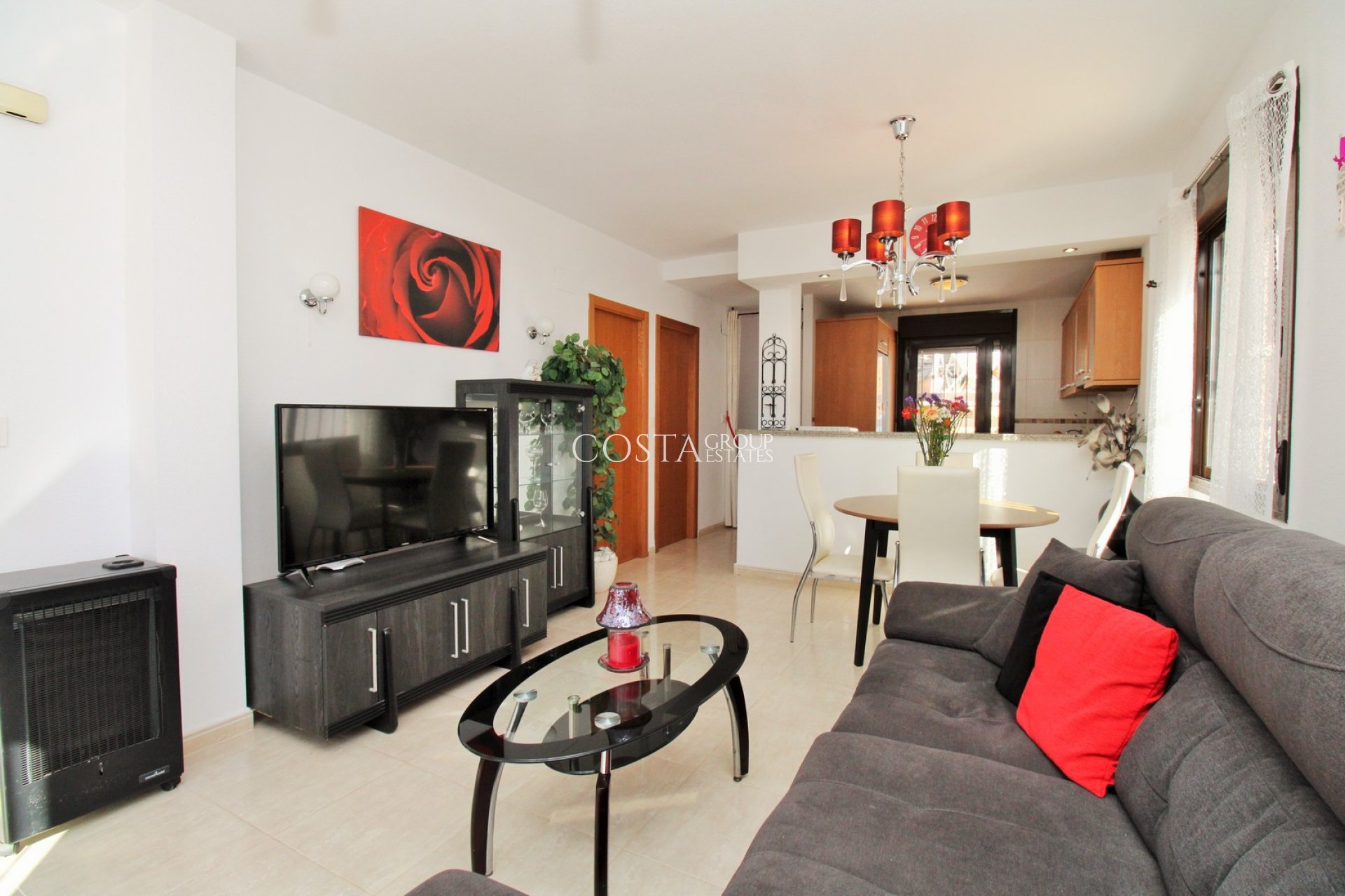 Resale - Villa -
Villamartín - PAU 8