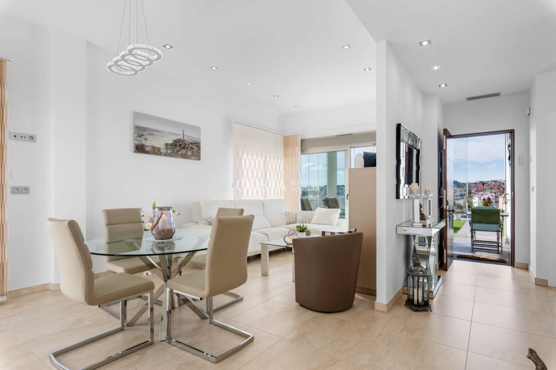 Resale - Villa -
Villamartín