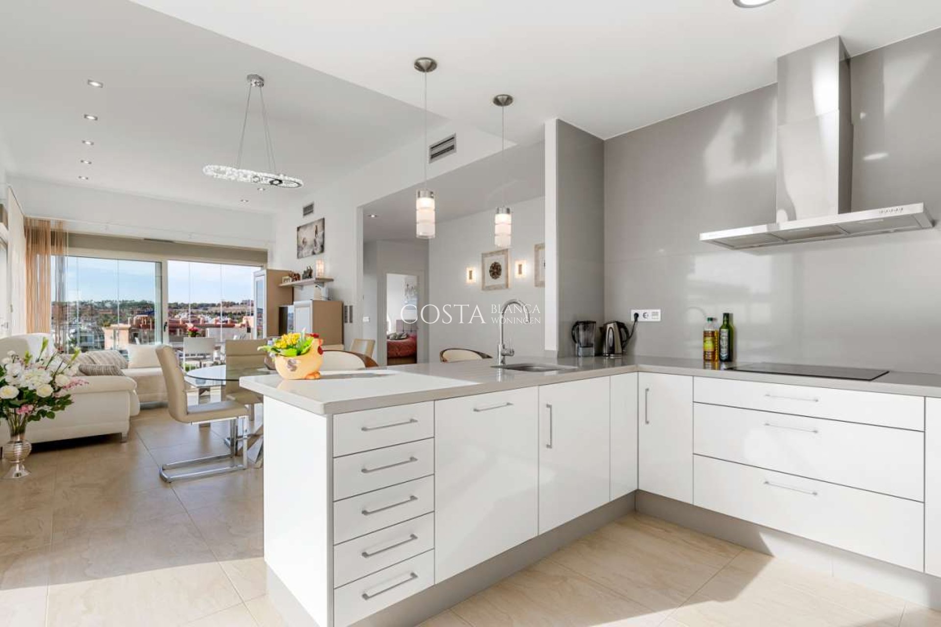 Resale - Villa -
Villamartín