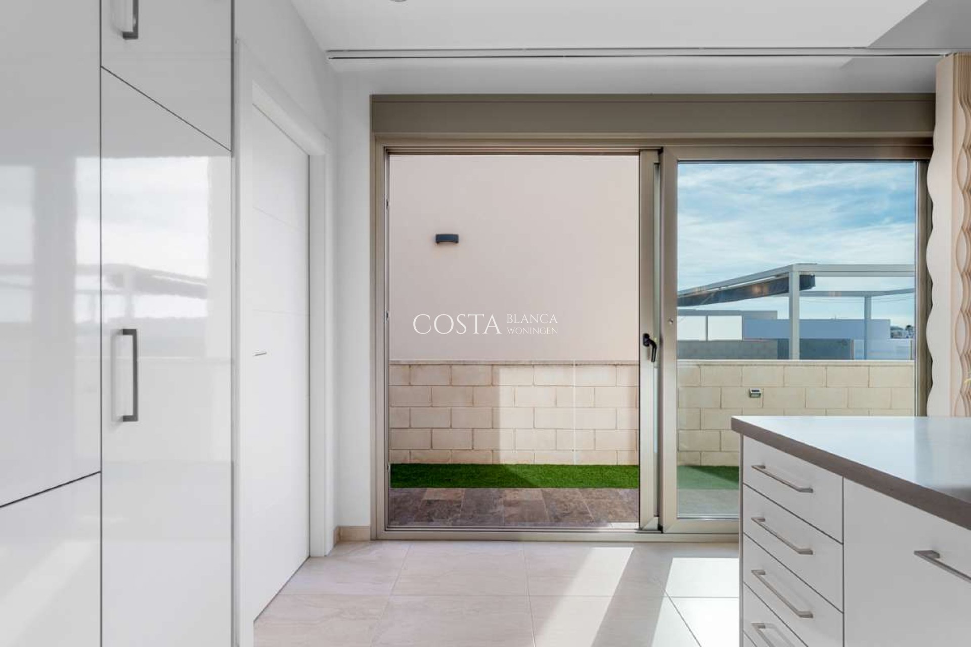 Resale - Villa -
Villamartín