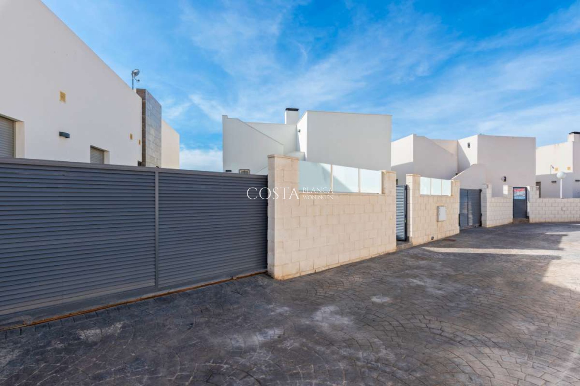 Resale - Villa -
Villamartín