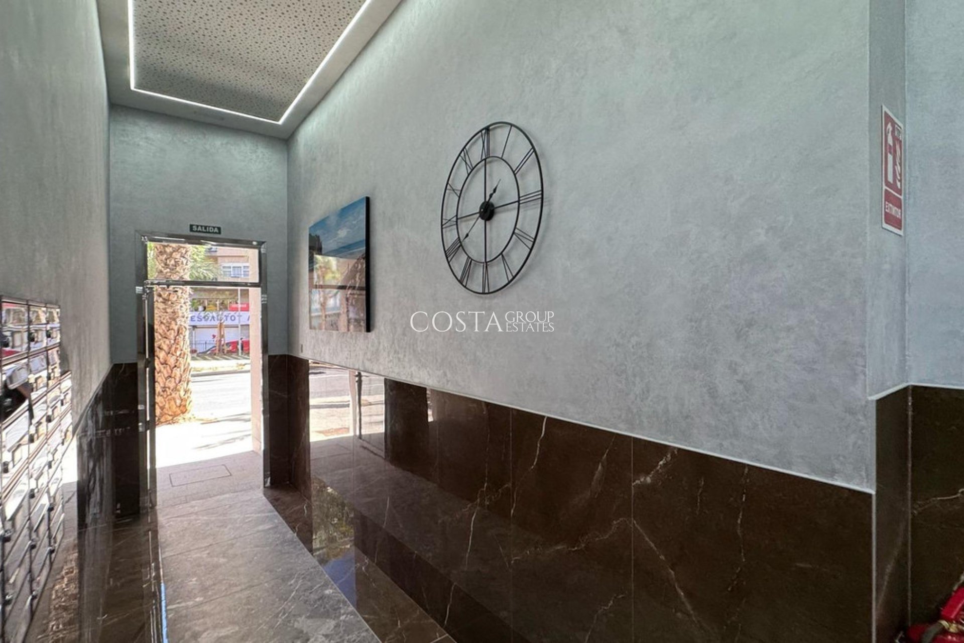 Revente - Apartments -
Alicante - Alicante Centro