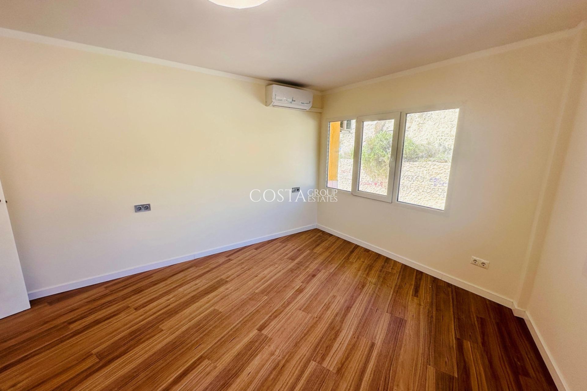 Revente - Apartments -
Alicante - Alicante Centro