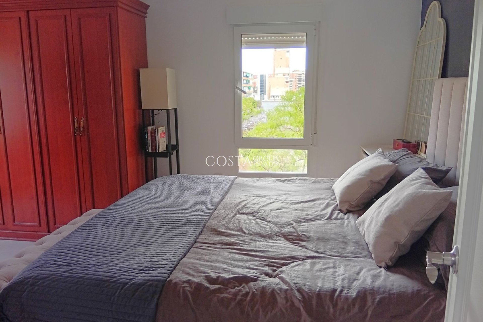 Revente - Apartments -
Alicante - Alicante Centro