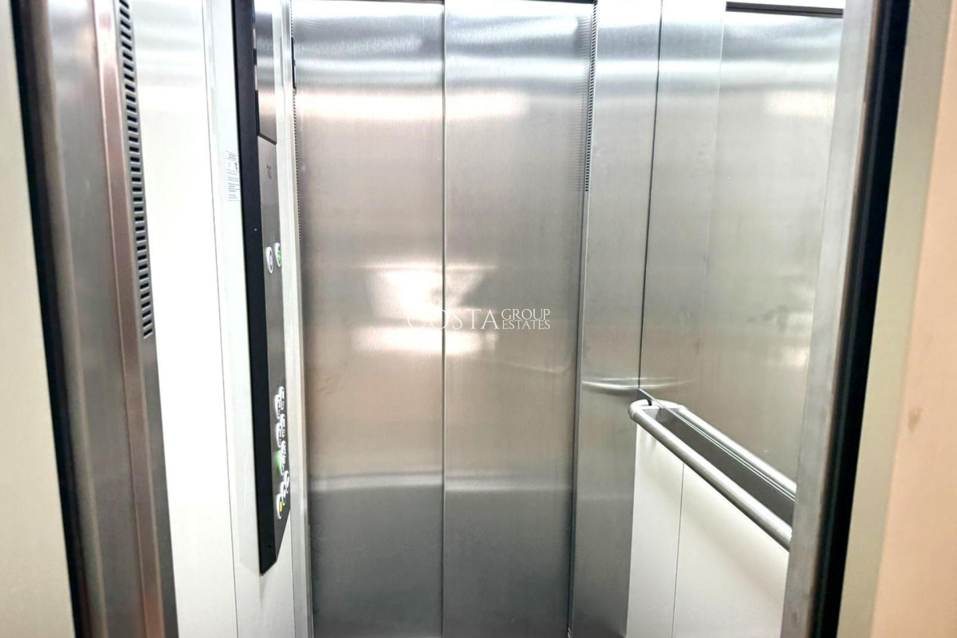 Revente - Apartments -
Alicante - Alicante Centro