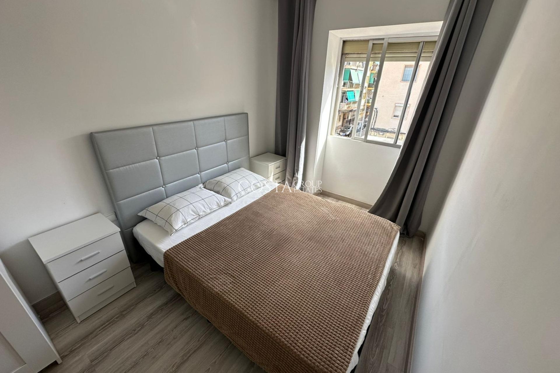 Revente - Apartments -
Alicante - Alicante Centro