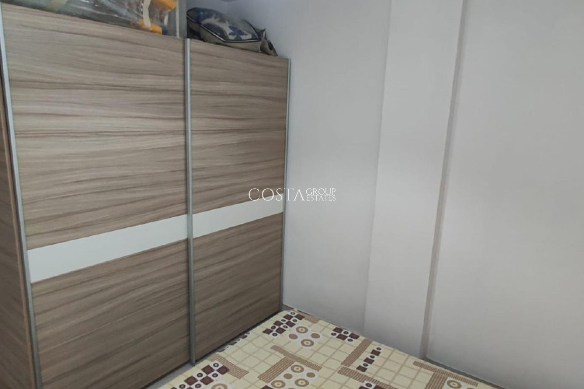 Revente - Apartments -
Alicante - Alicante Centro