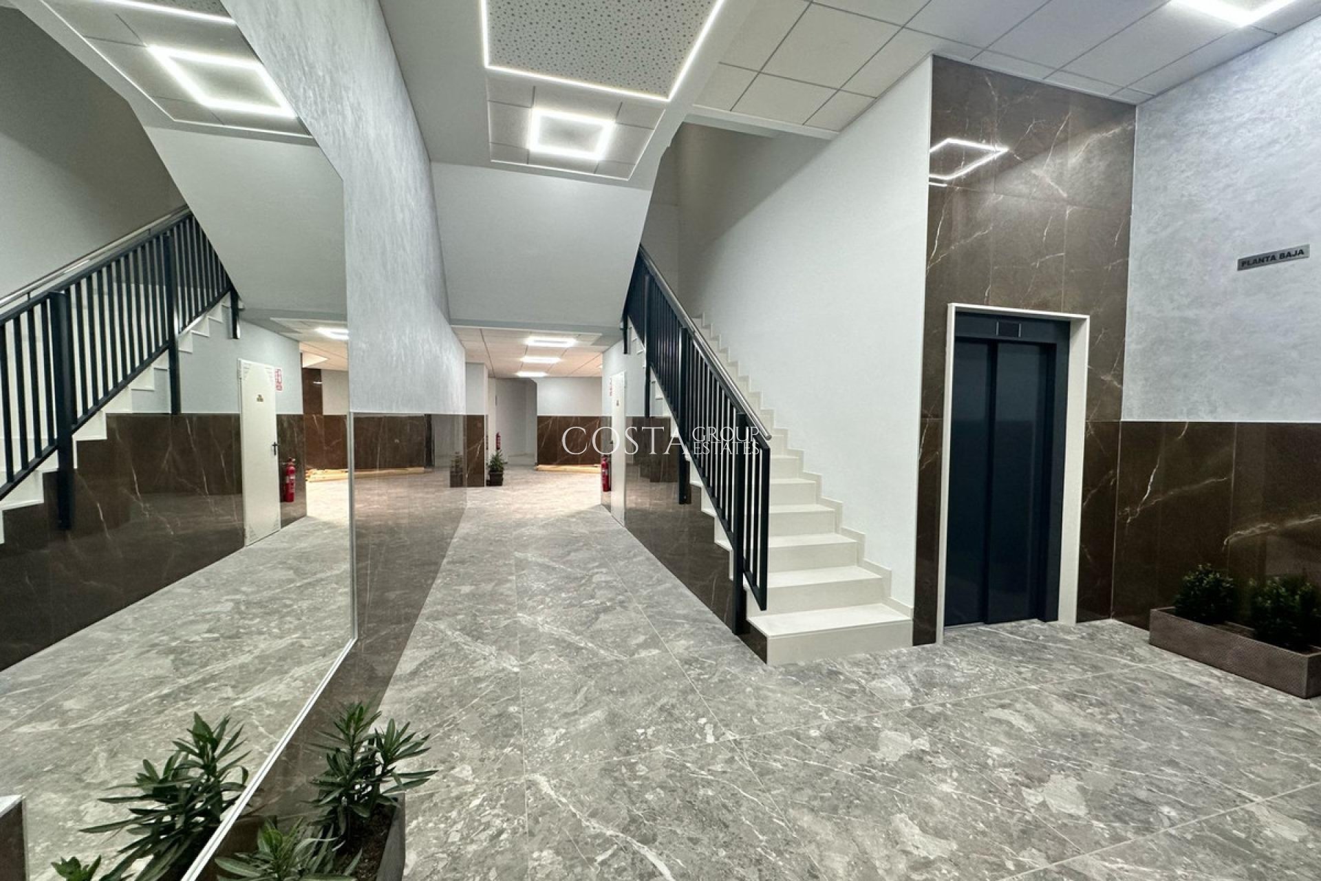 Revente - Apartments -
Alicante - Alicante Centro