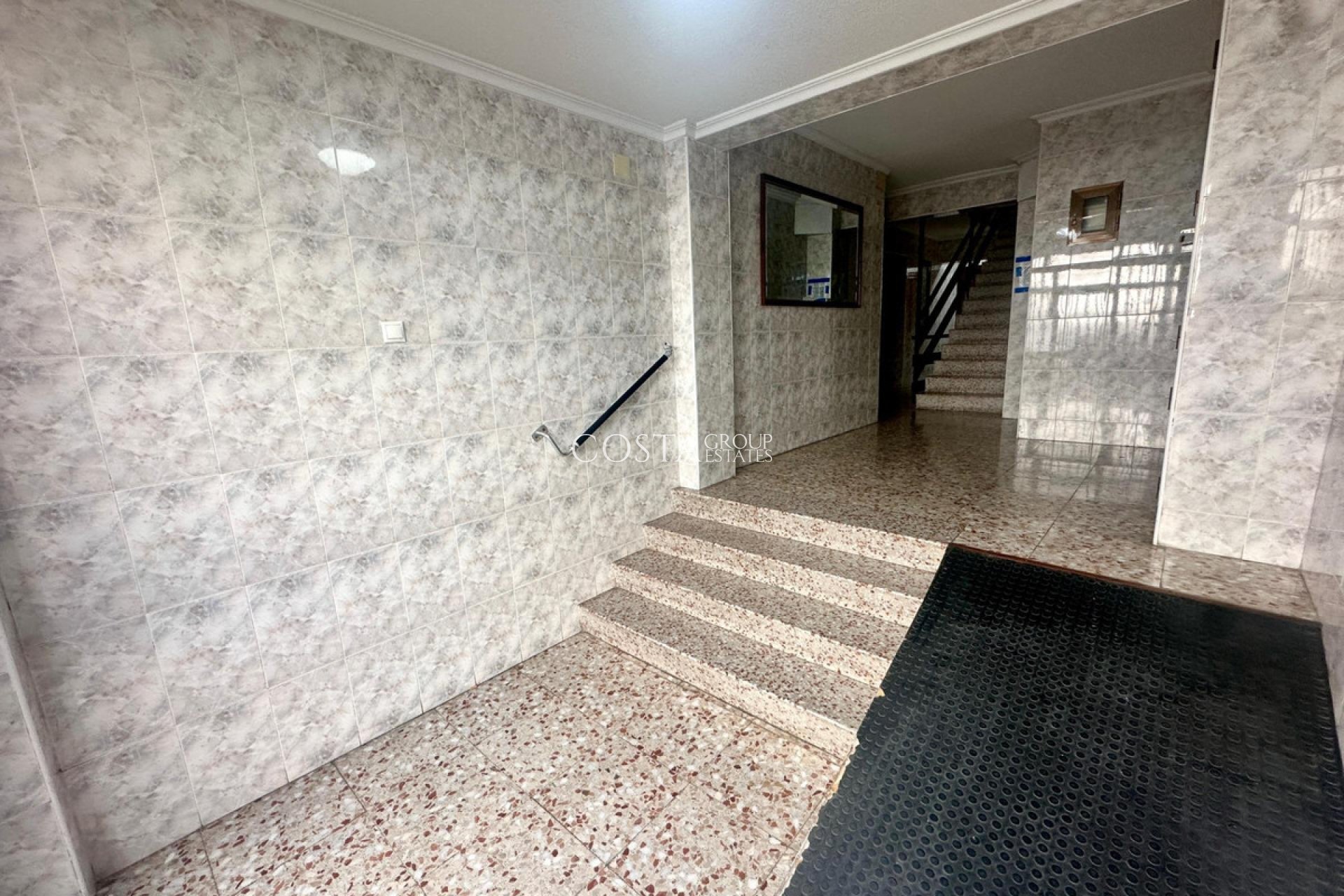 Revente - Apartments -
Alicante - Alicante Centro