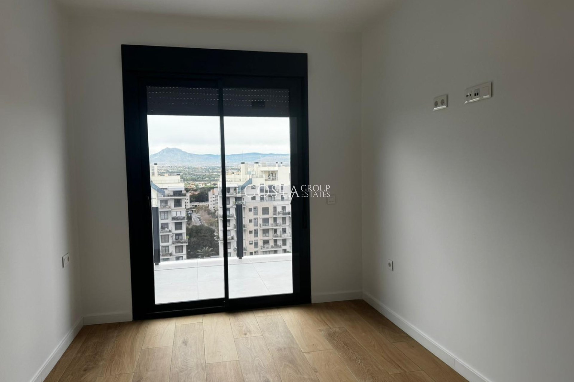 Revente - Apartments -
Alicante - Alicante Centro