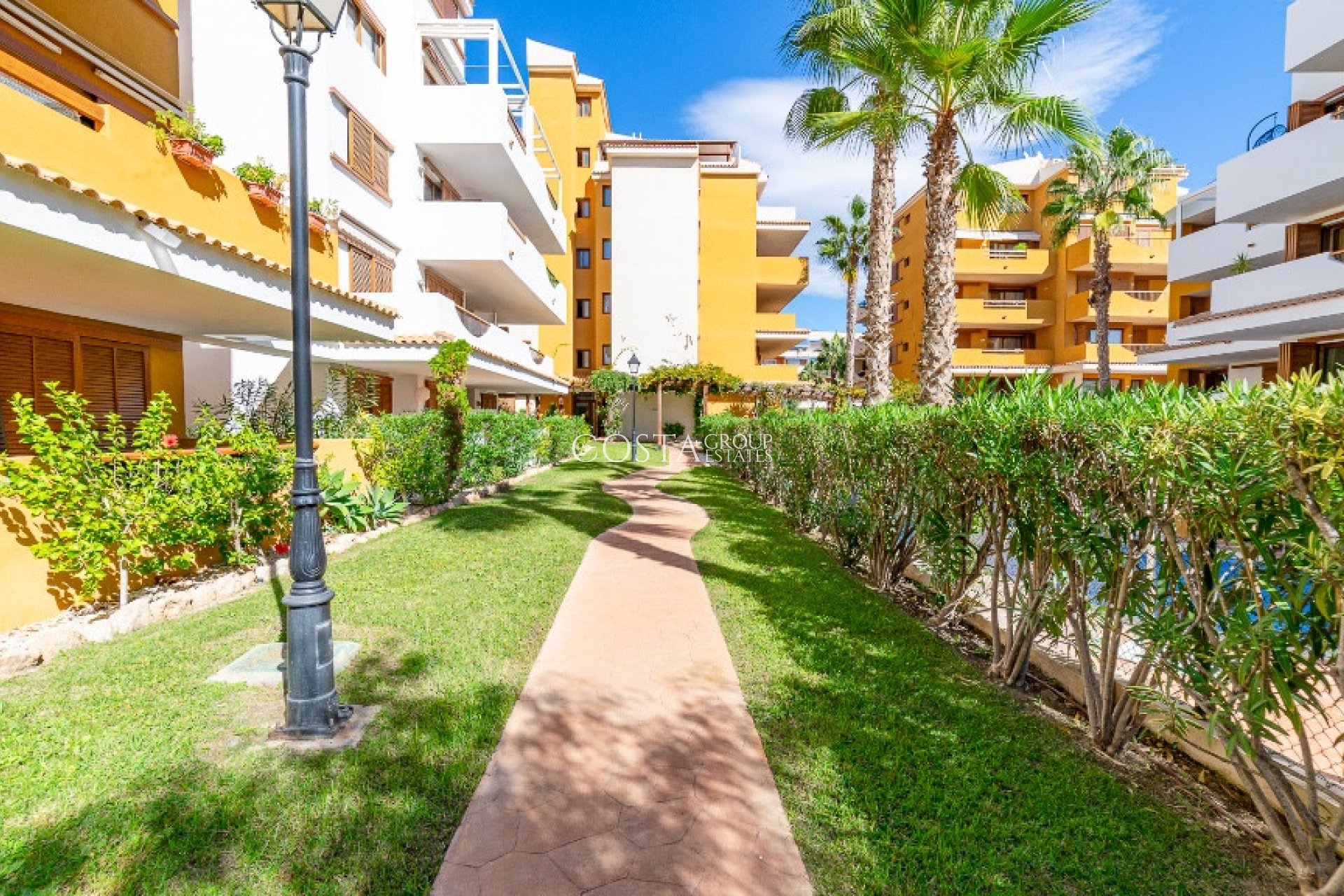 Revente - Apartments -
Orihuela Costa - Punta Prima