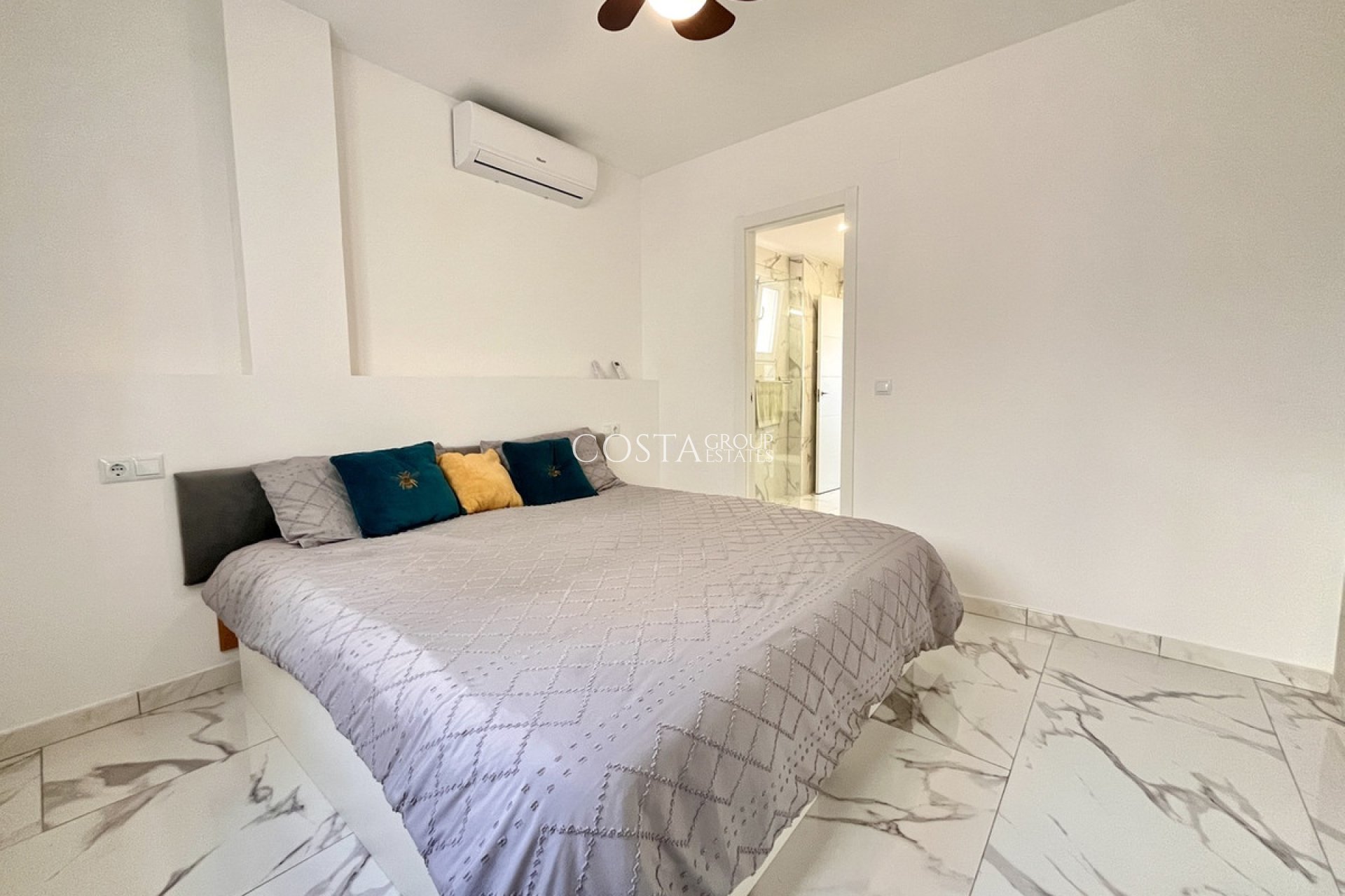 Revente - Apartments -
Orihuela Costa - Villamartin