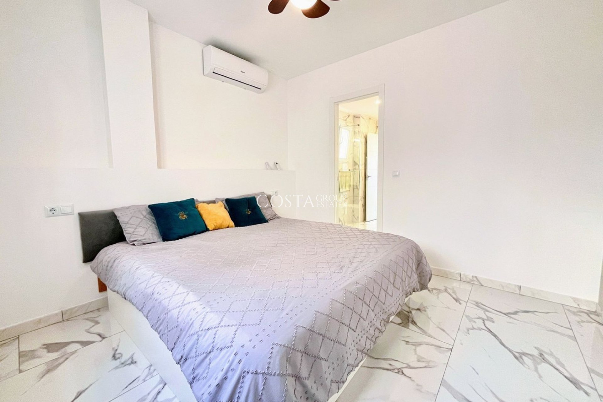 Revente - Apartments -
Orihuela Costa - Villamartin