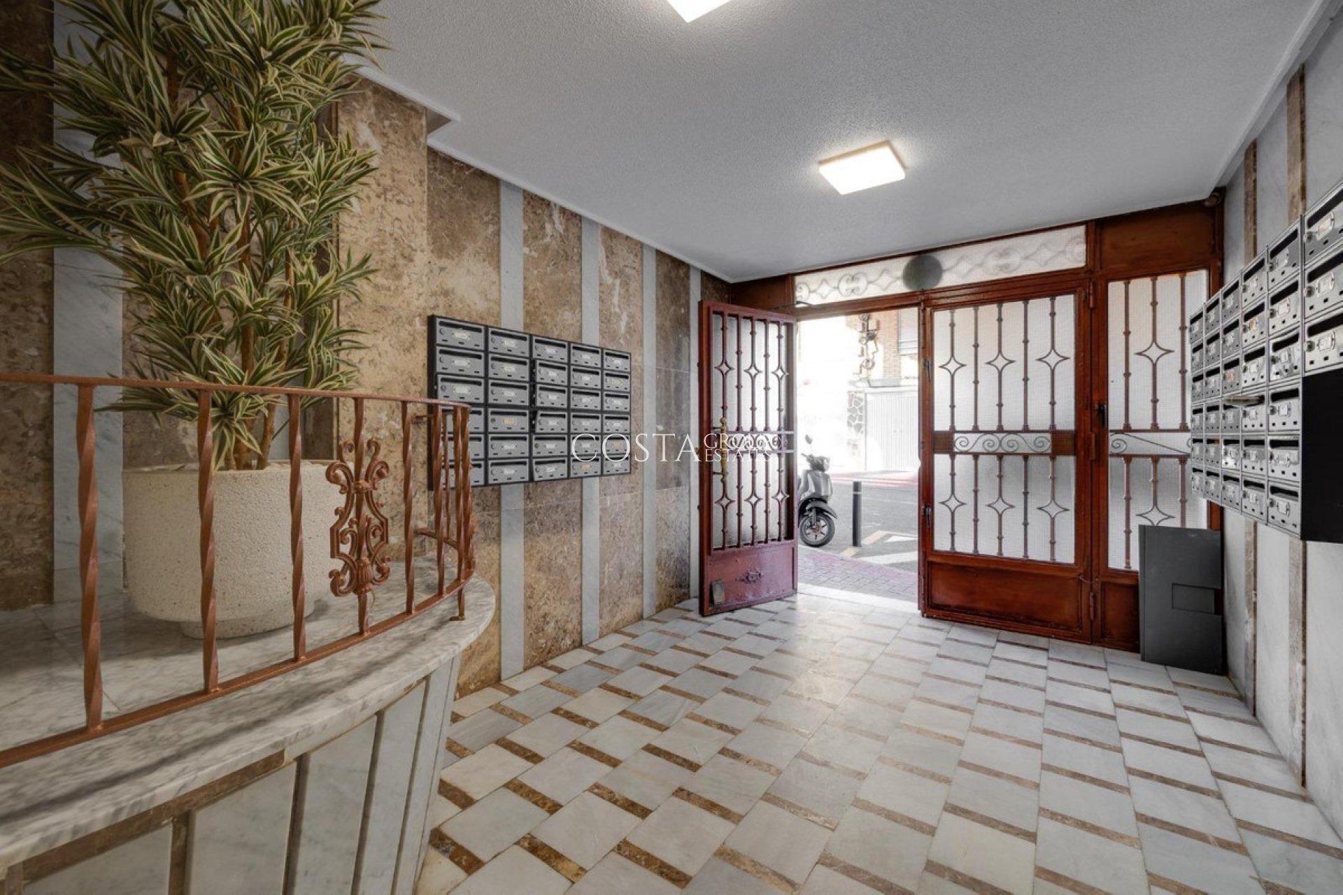 Revente - Apartments -
Torrevieja - Torrevieja Centro