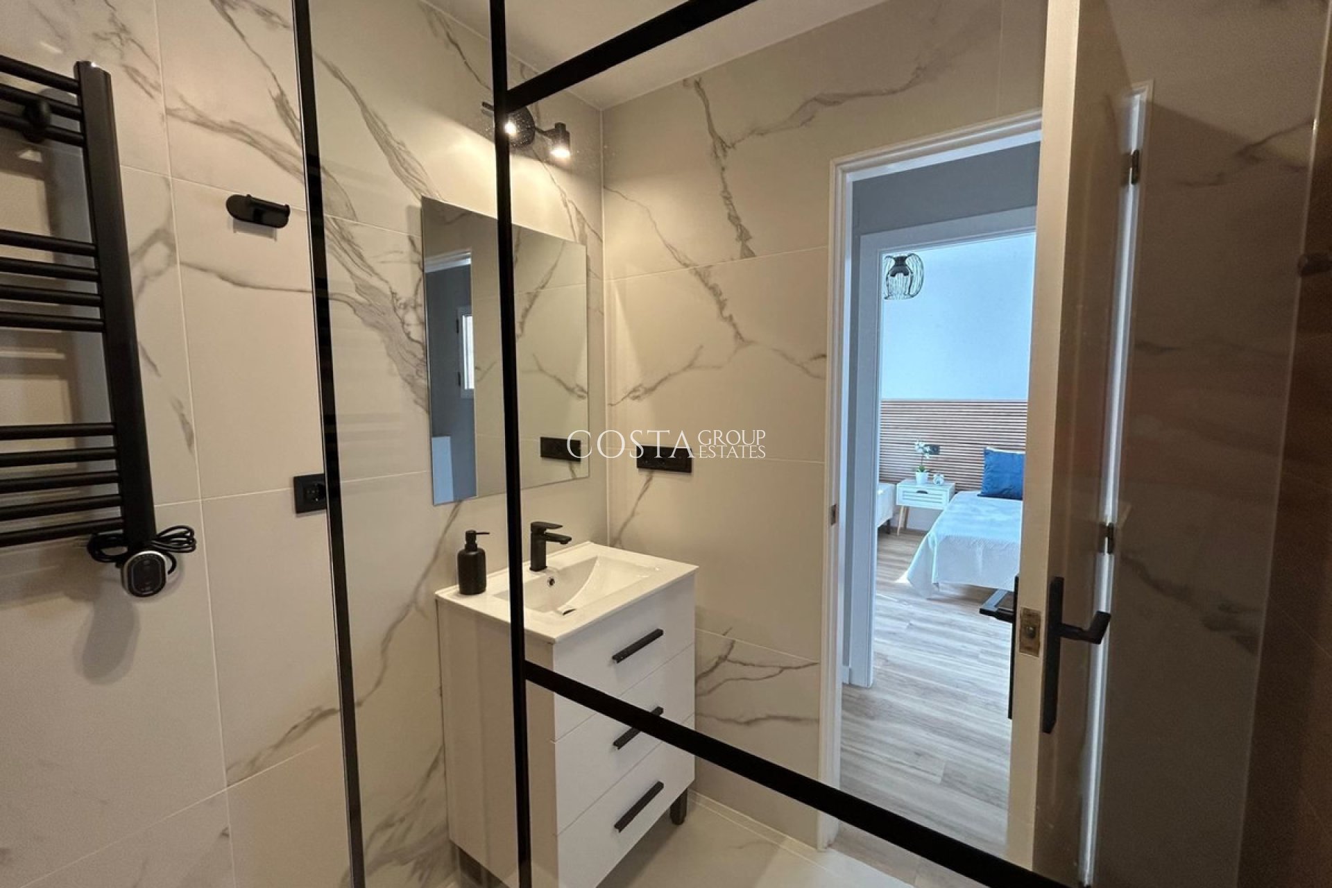 Revente - Maison -
Orihuela Costa - La Florida