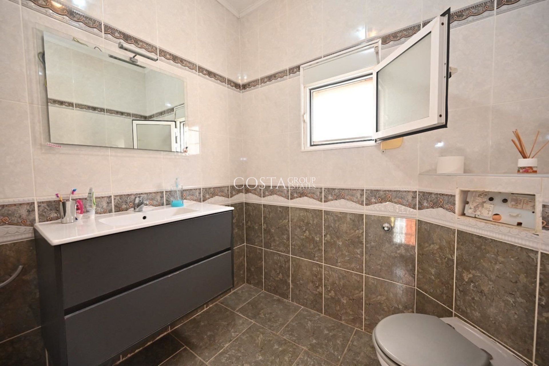 Revente - Maison -
Orihuela Costa - Los Altos