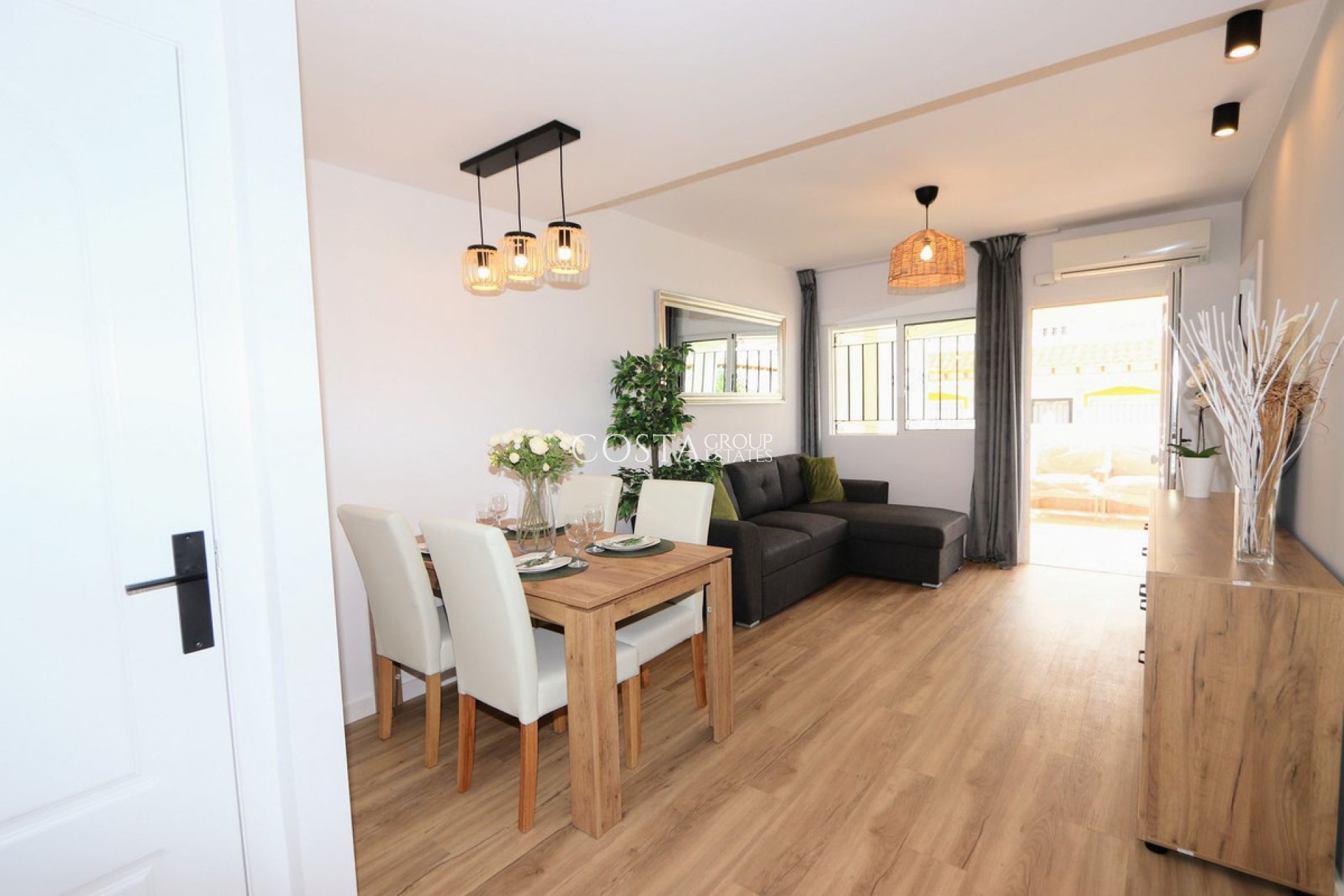 Revente - Maison -
Orihuela Costa - Punta Prima