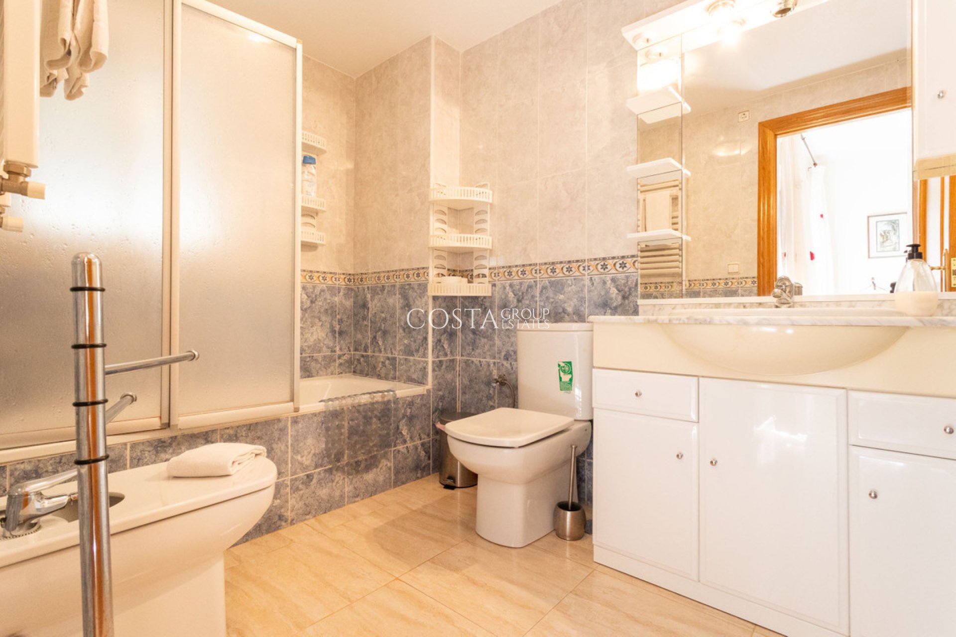 Revente - Maison -
Orihuela Costa - Villamartin