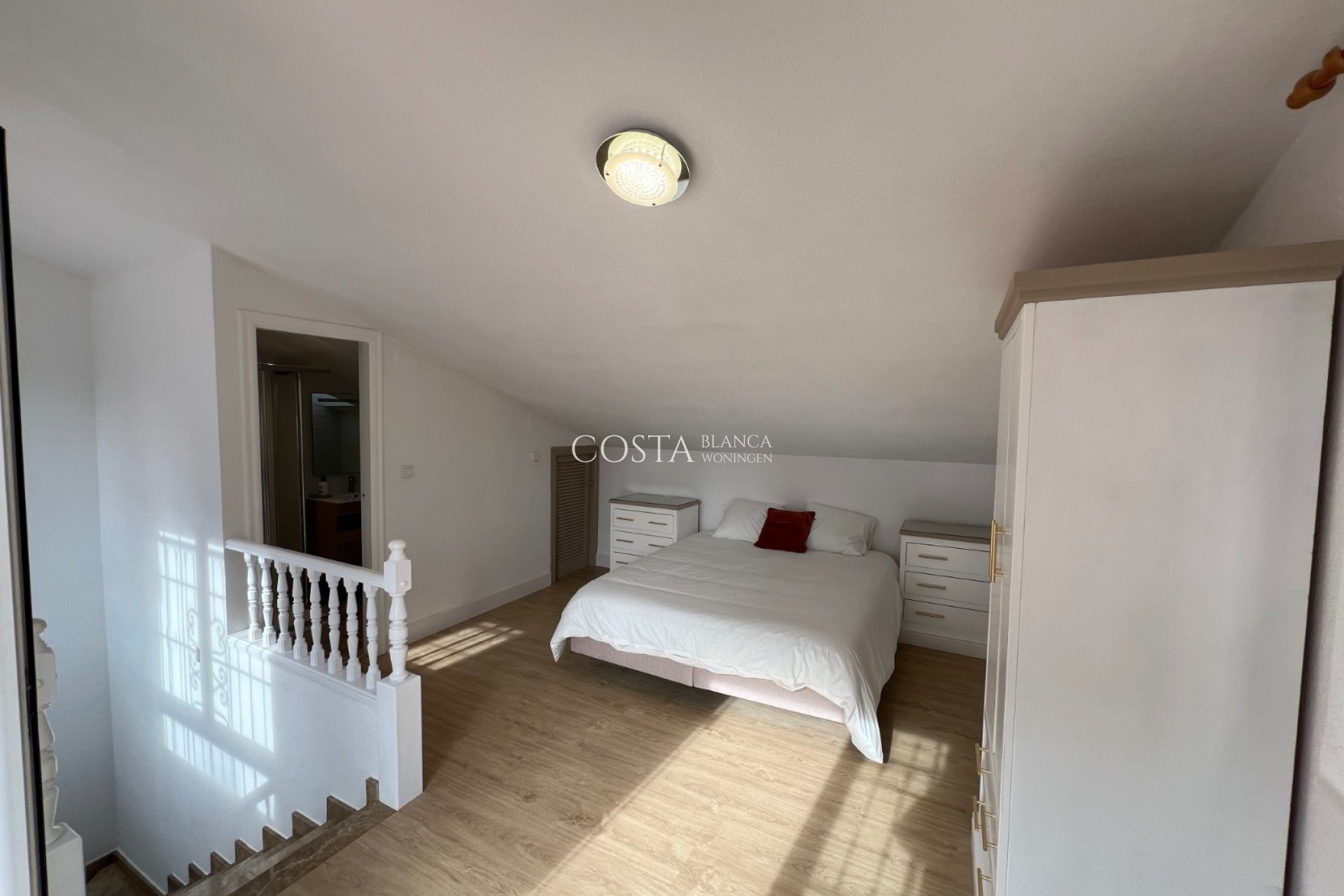 Revente - Maison -
Orihuela Costa - Villamartín