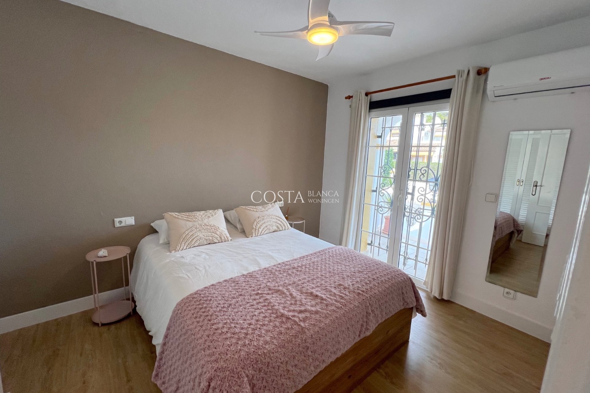 Revente - Maison -
Orihuela Costa - Villamartín