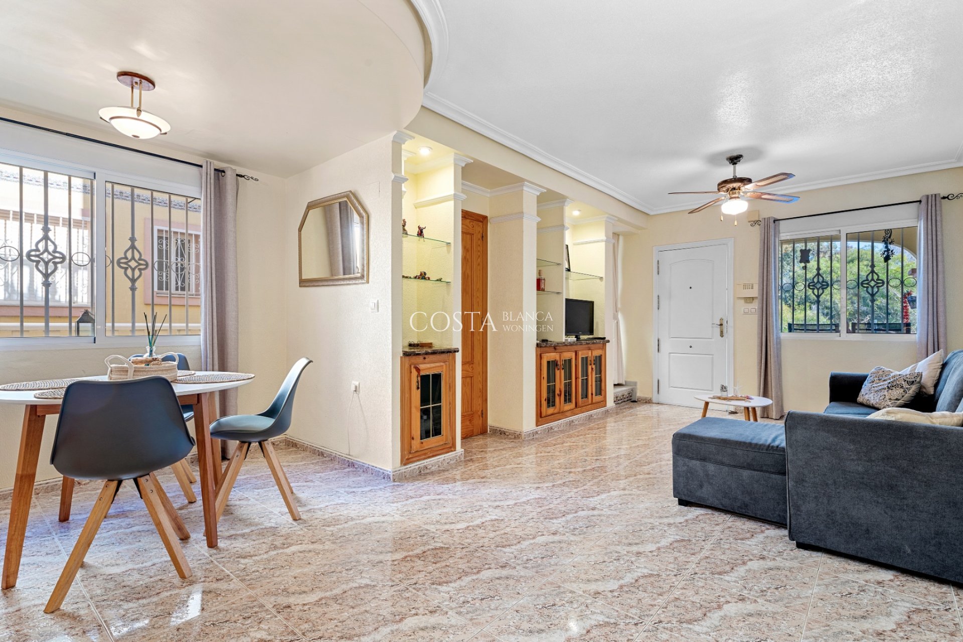 Revente - Maison -
Orihuela Costa - Villamartín