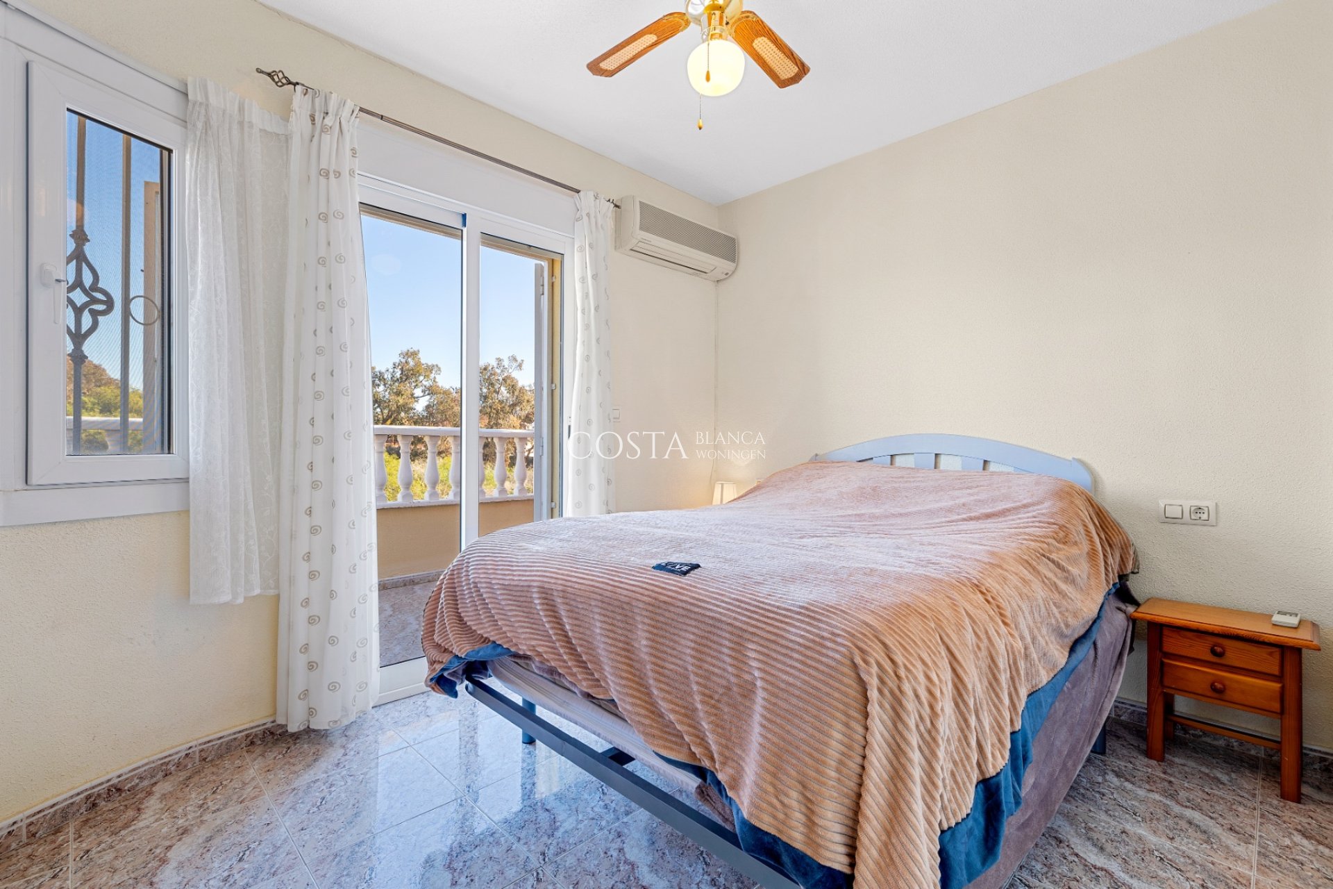 Revente - Maison -
Orihuela Costa - Villamartín