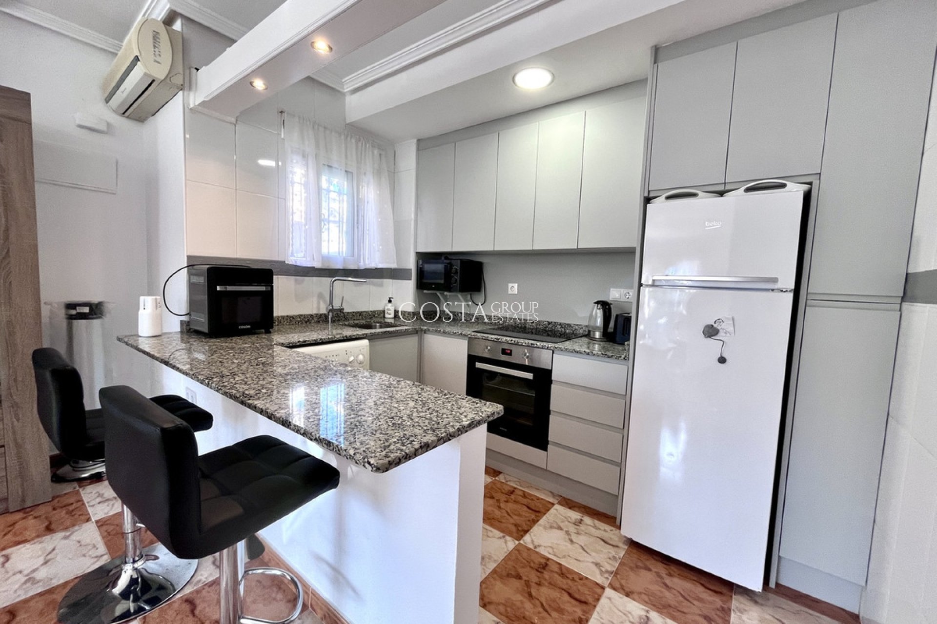 Revente - Maison -
Orihuela - La Zenia