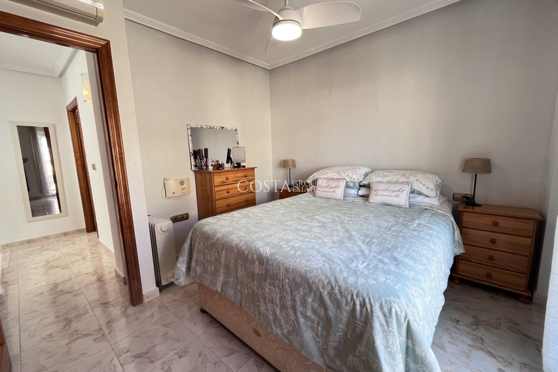 Revente - Maison -
Orihuela - La Zenia