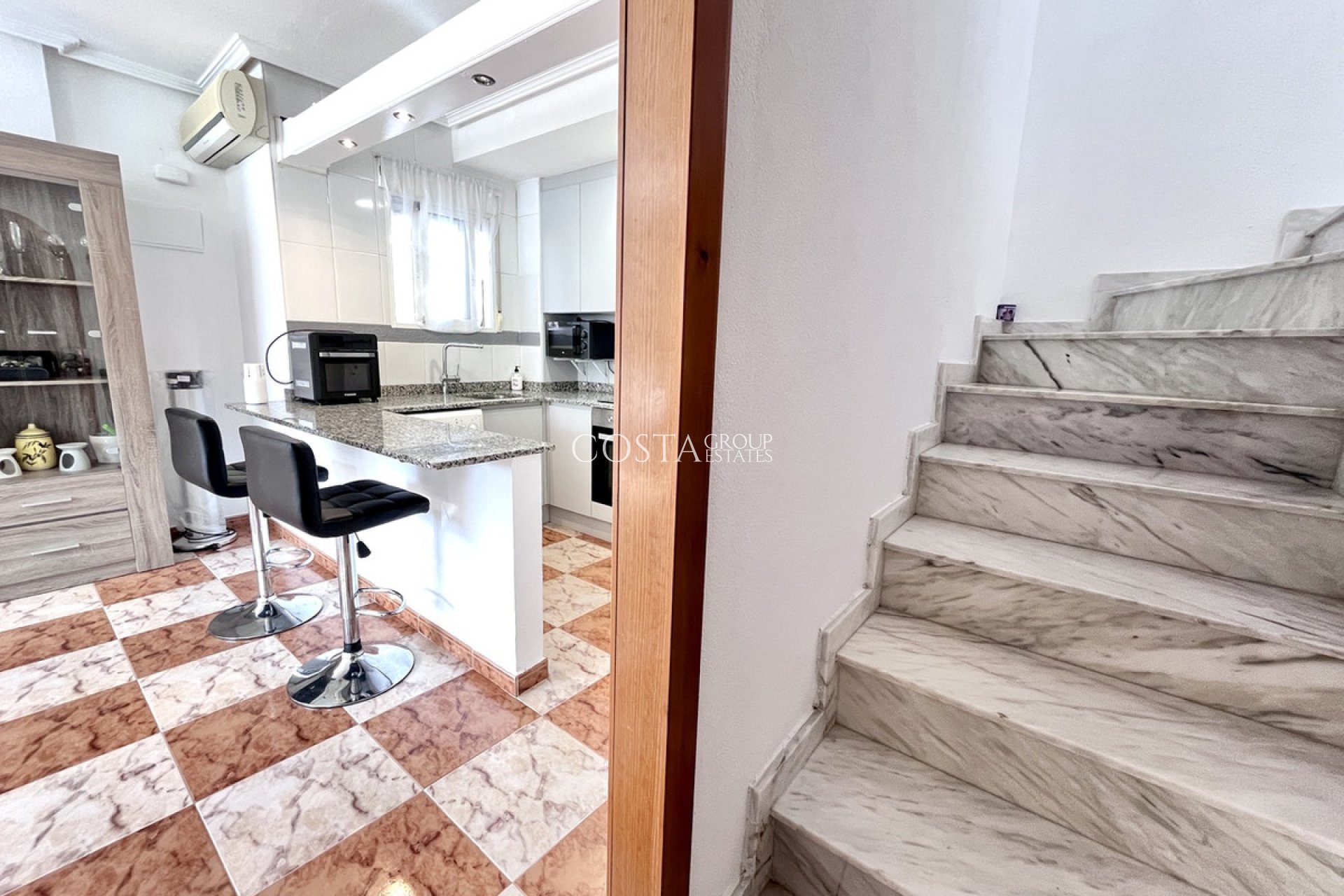 Revente - Maison -
Orihuela - La Zenia