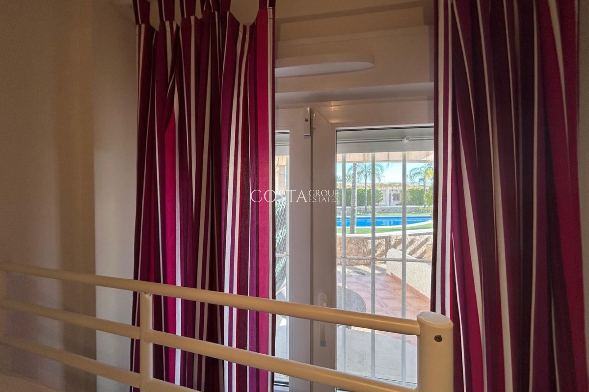 Revente - Maison -
Orihuela - Mil Palmeras