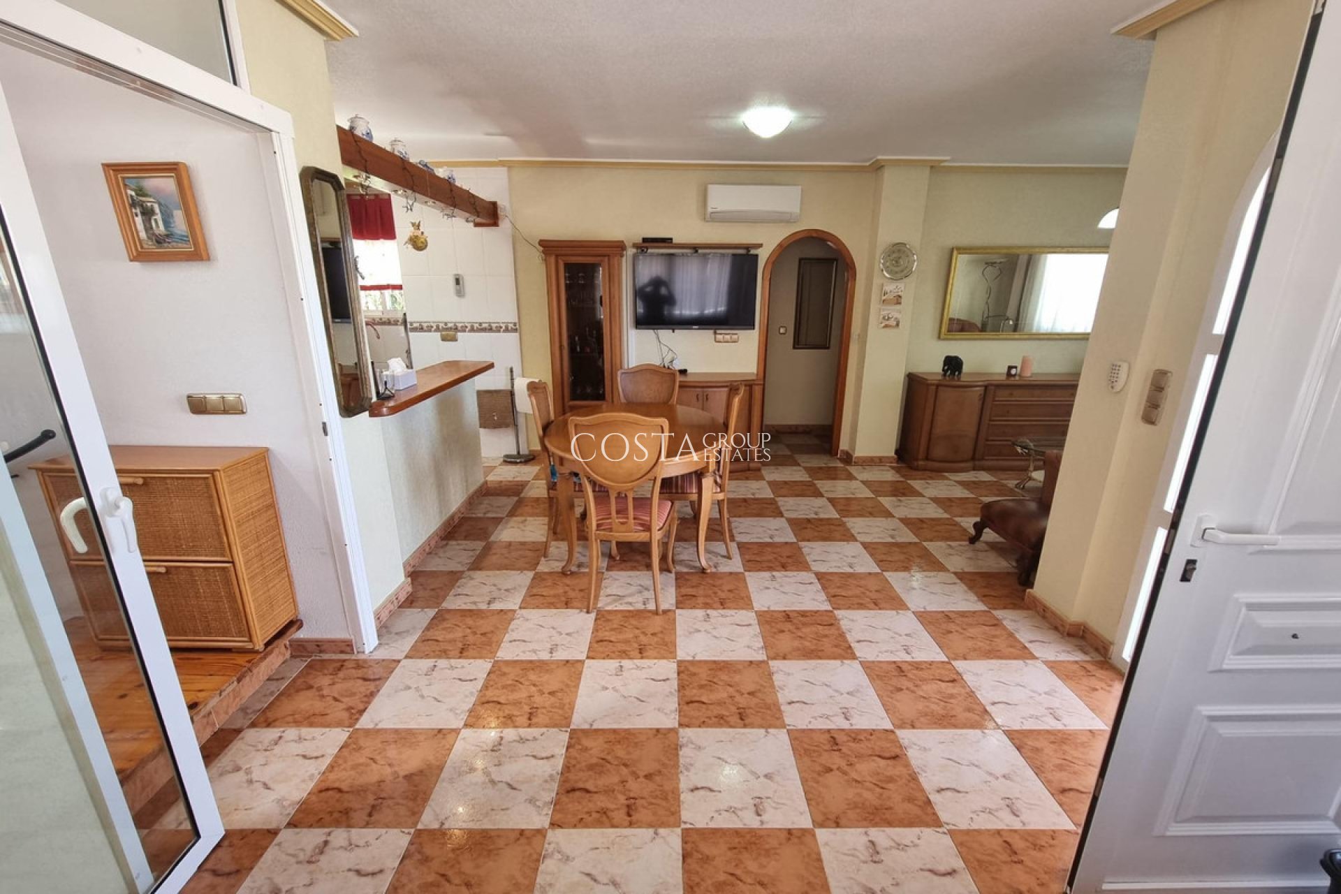 Revente - Maison -
Orihuela - Orihuela Costa