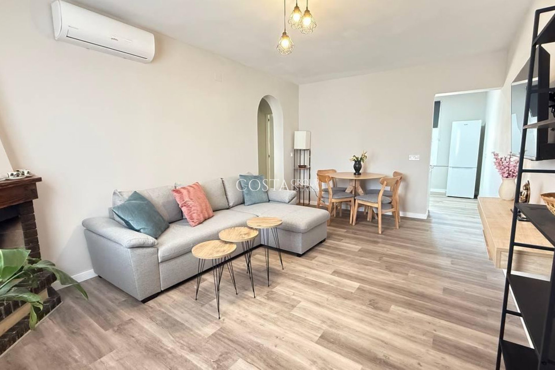 Revente - Maison -
Orihuela - Orihuela Costa