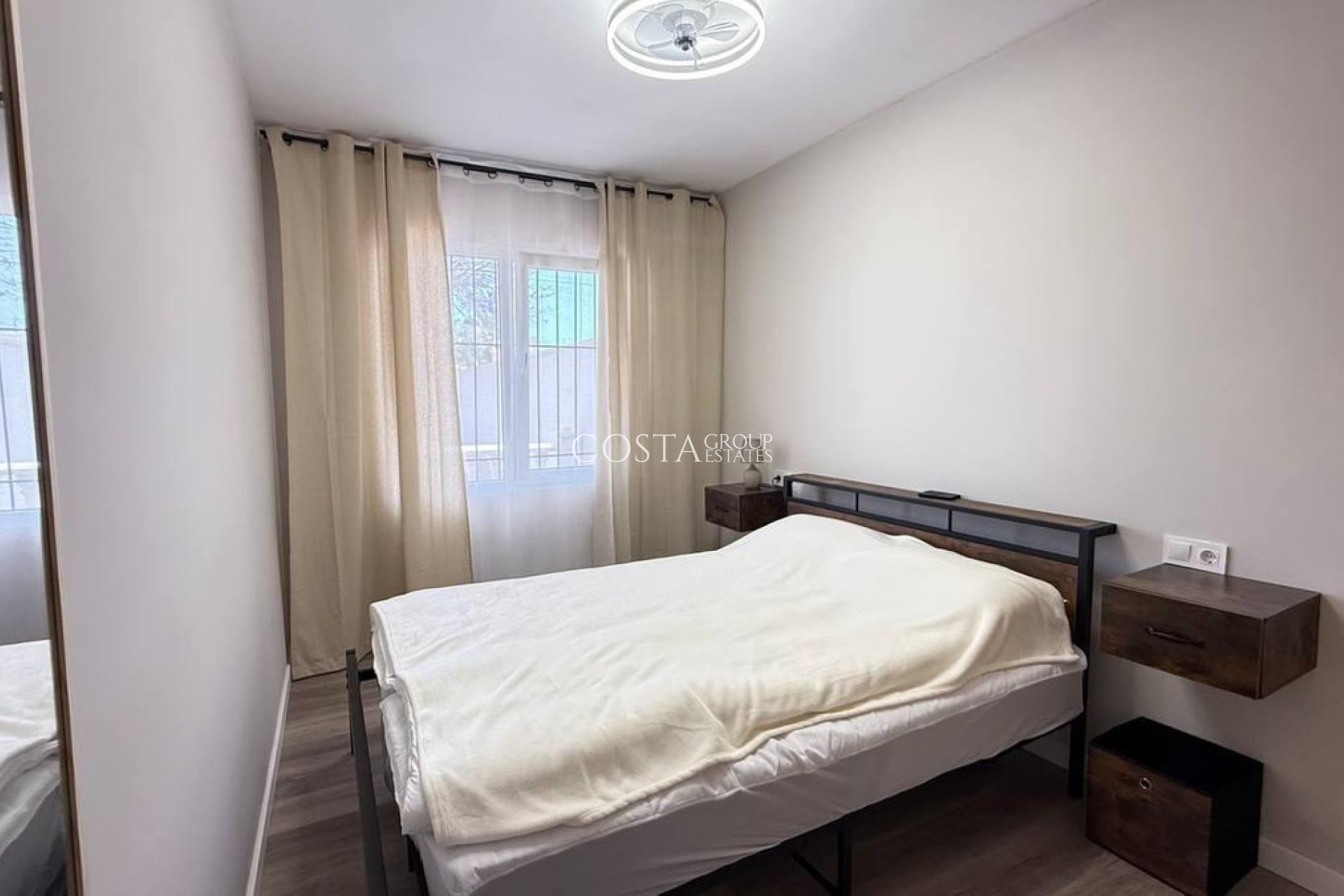 Revente - Maison -
Orihuela - Orihuela Costa