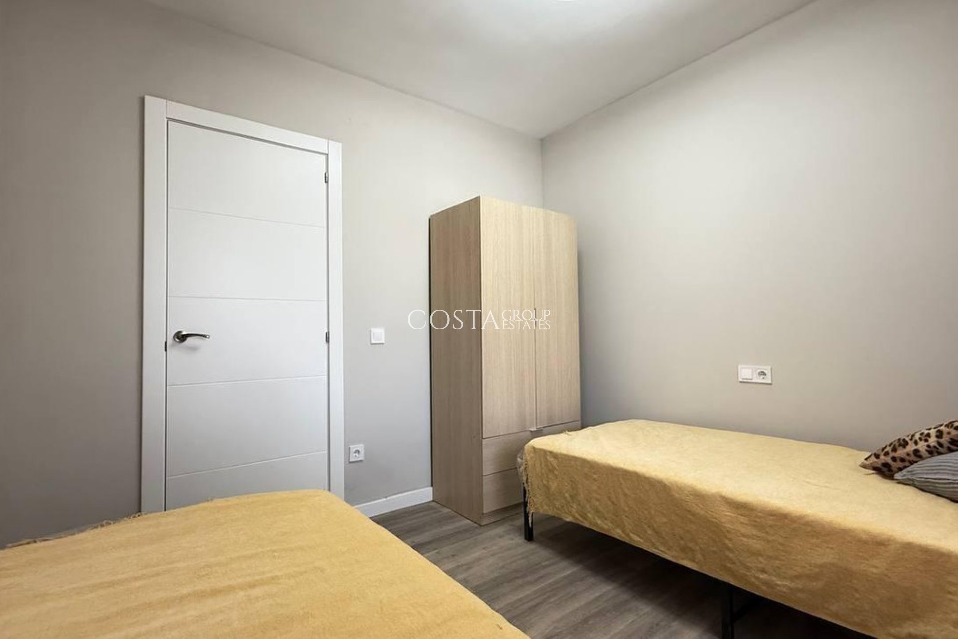 Revente - Maison -
Orihuela - Orihuela Costa